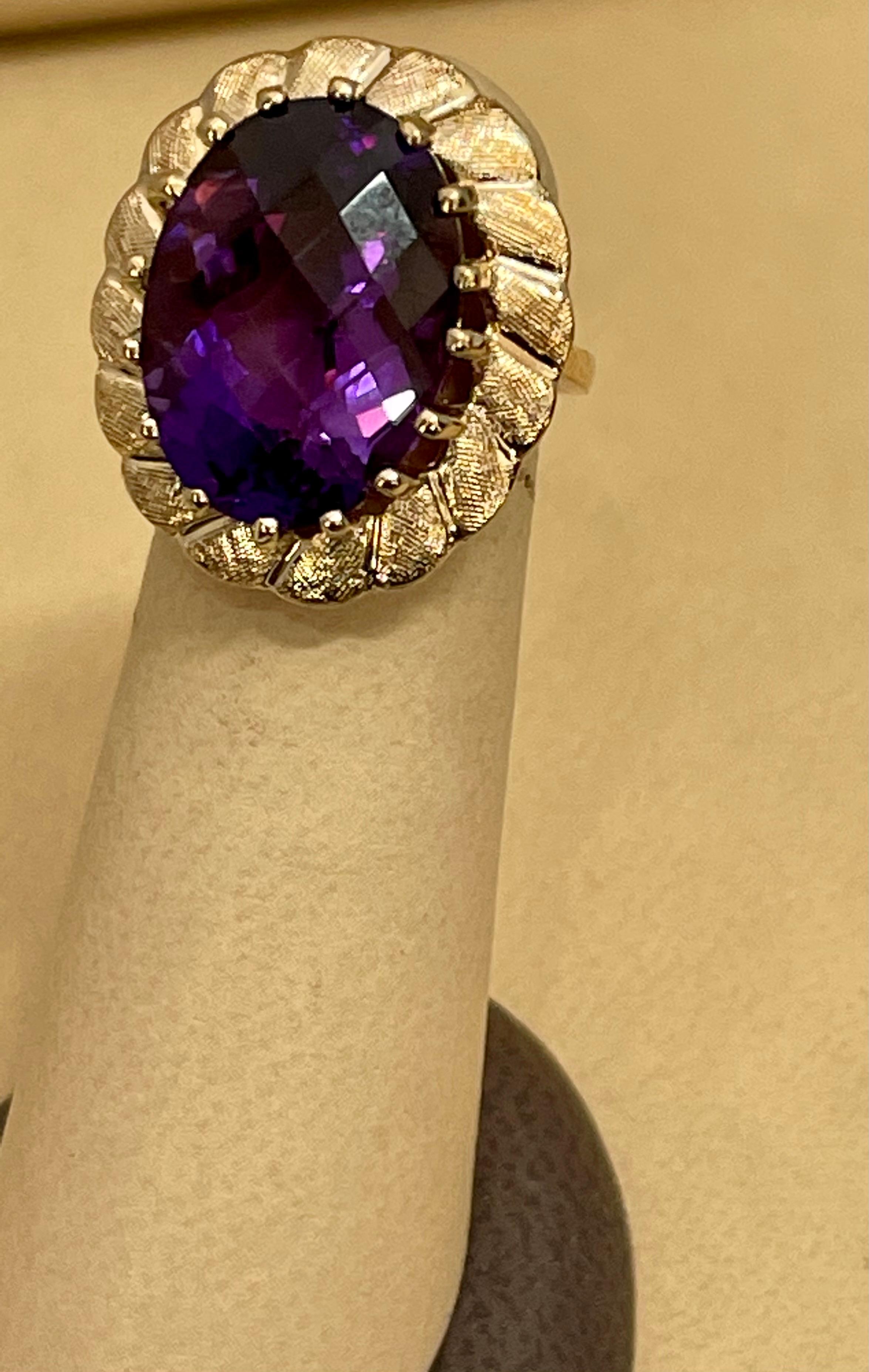 10 Carat Checker Board Amethyst Cocktail Ring in 14 Karat Yellow Gold For Sale 4