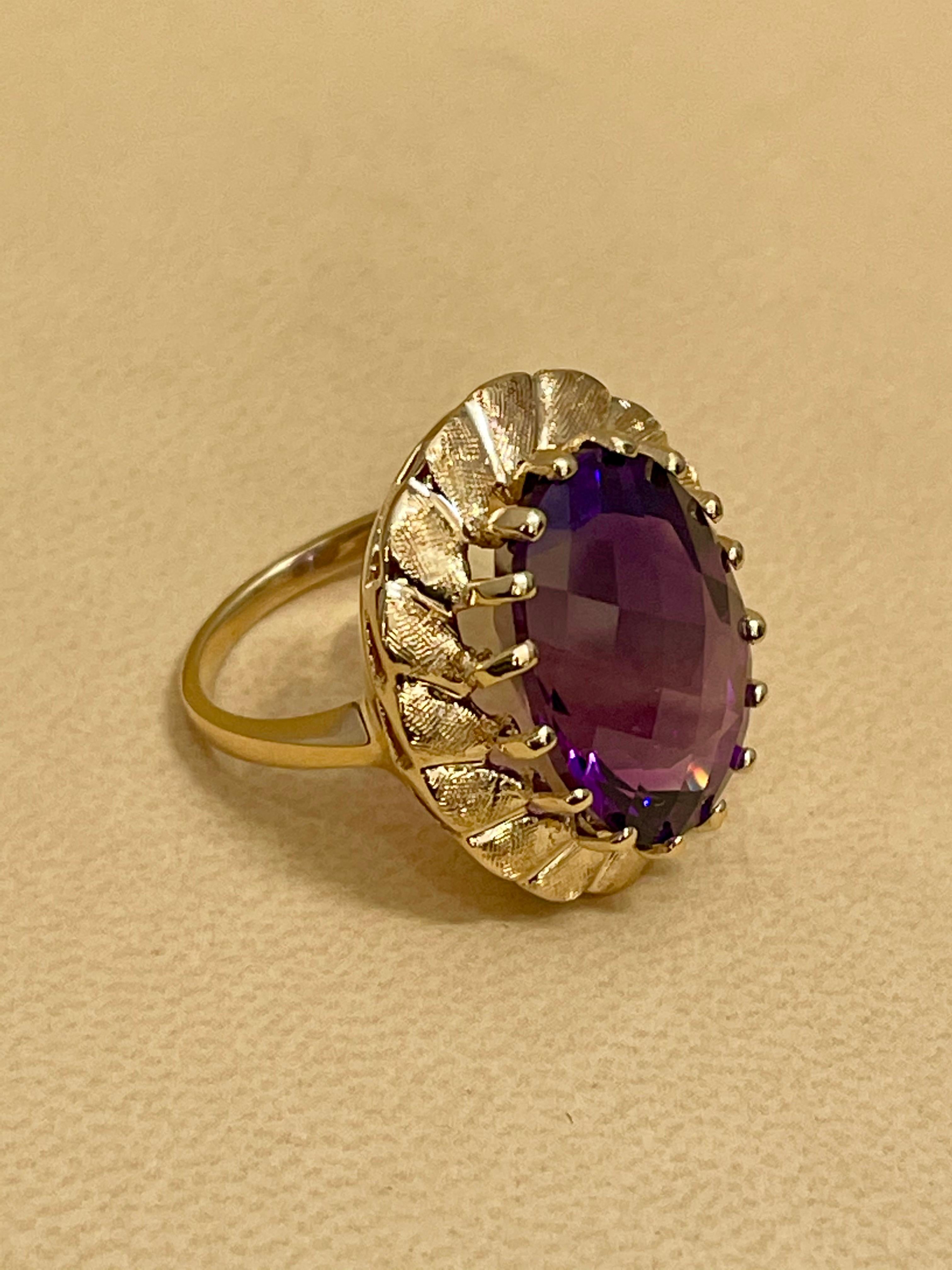 10 Carat Checker Board Amethyst Cocktail Ring in 14 Karat Yellow Gold For Sale 2