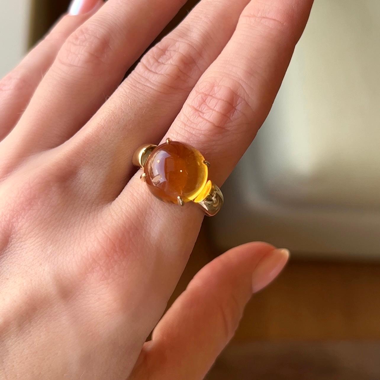 Modern 10 Carat Citrine Cabochon 18 Karat Yellow Gold Ring by D&A For Sale