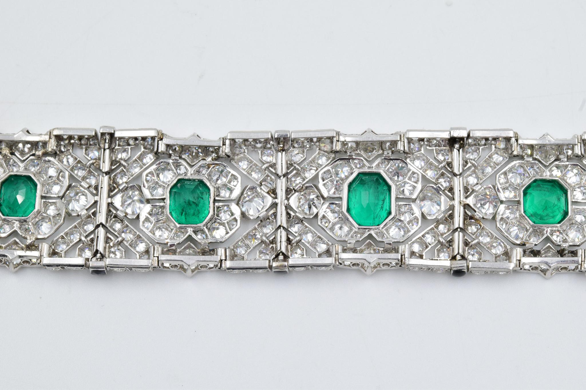 10 Carat Colombian Emerald Bracelet in Platinum AGL Certified 20 Carat 1920s Era In Good Condition In Carmel, IN