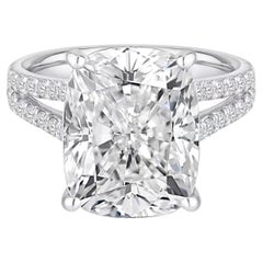 10 Carat Cushion Statement Brilliant White VVS 14K Gold Purity in Perfection