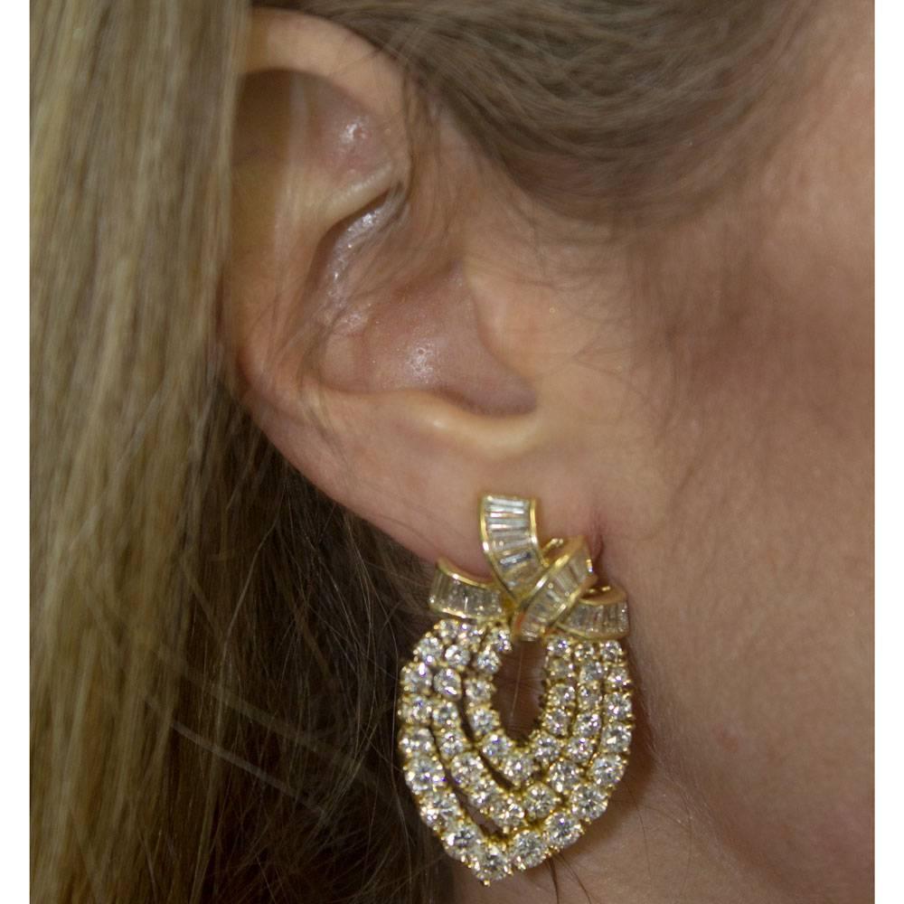 Round Cut 10 Carat Diamond 18 Karat Yellow Gold Drop Earrings