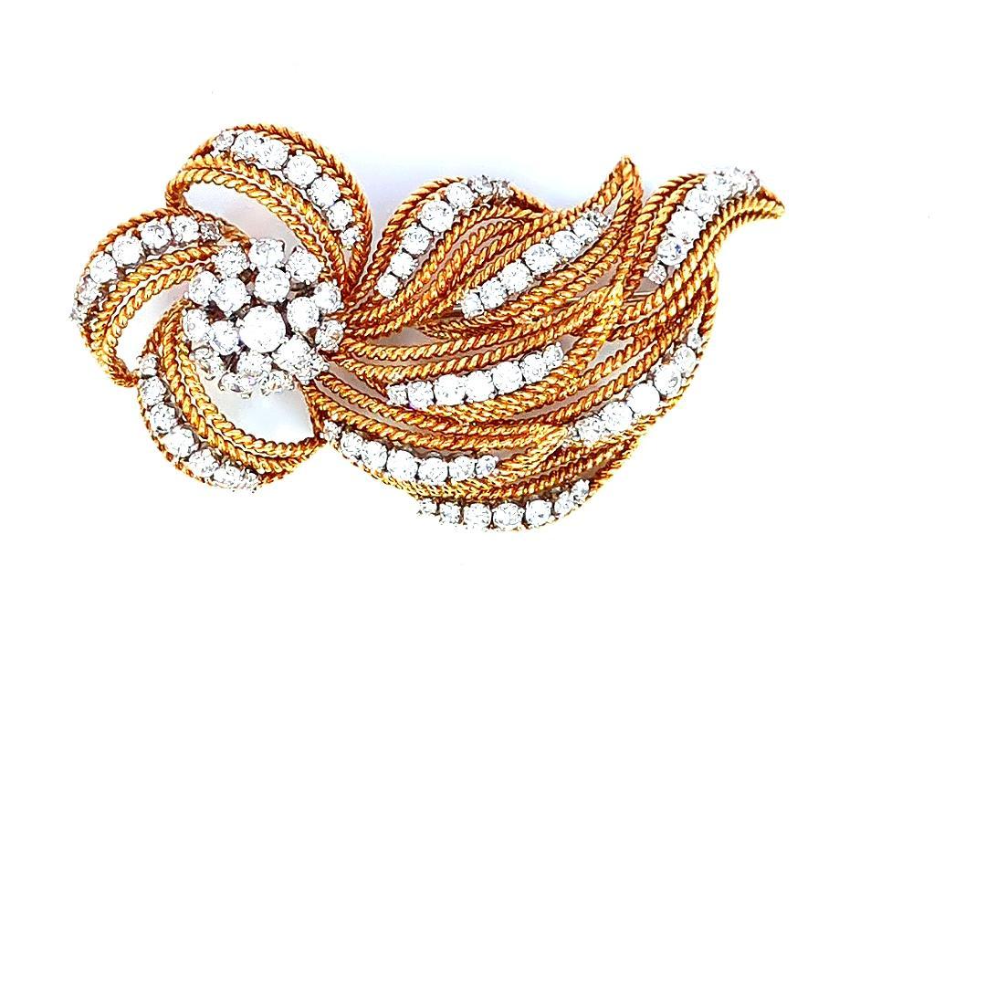 10 Karat Diamant und Gold Bowtie-Anstecknadel 18K Gold im Zustand „Hervorragend“ im Angebot in New York, NY