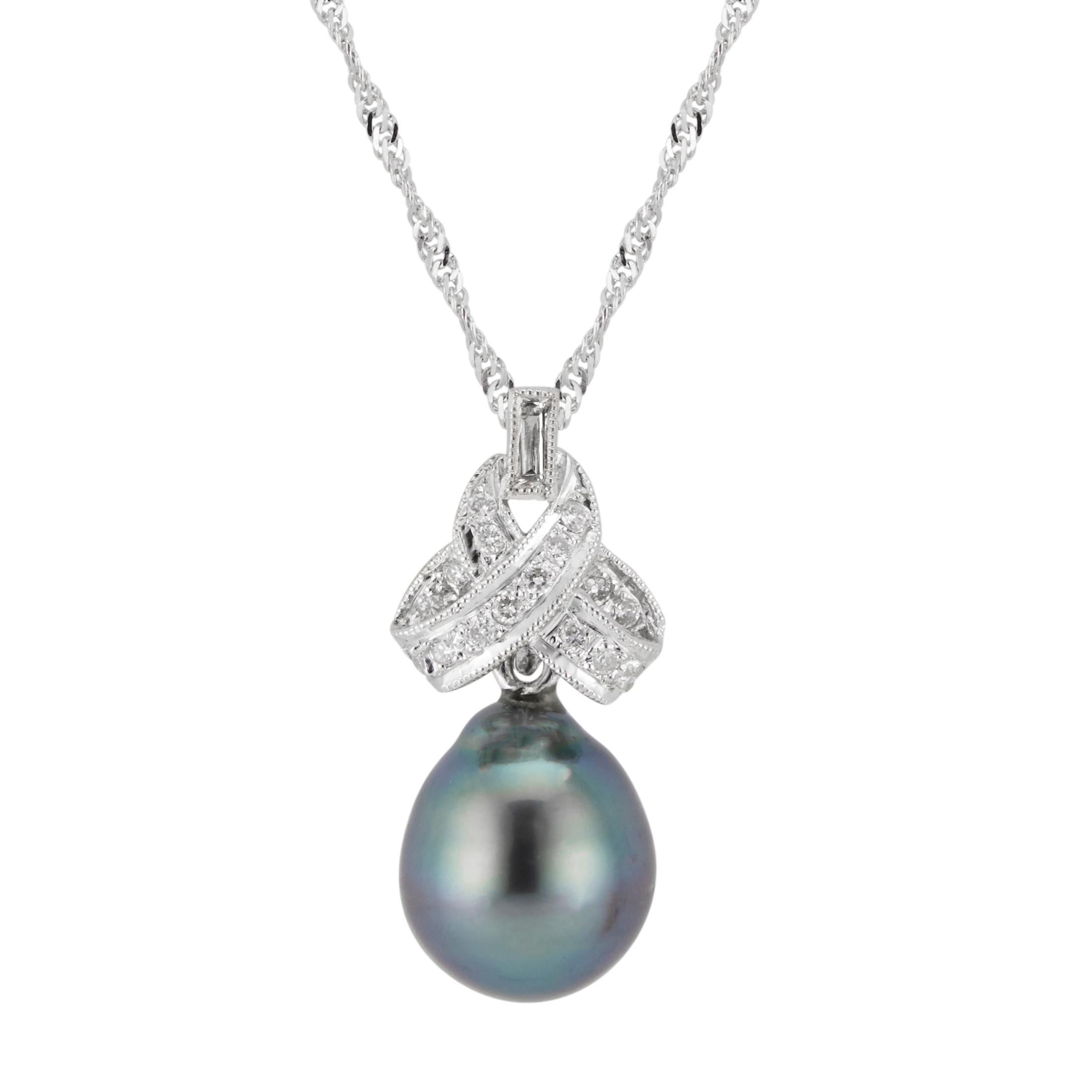 .10 Carat Diamond Black South Sea Pearl White Gold Pendant Necklace In Excellent Condition For Sale In Stamford, CT