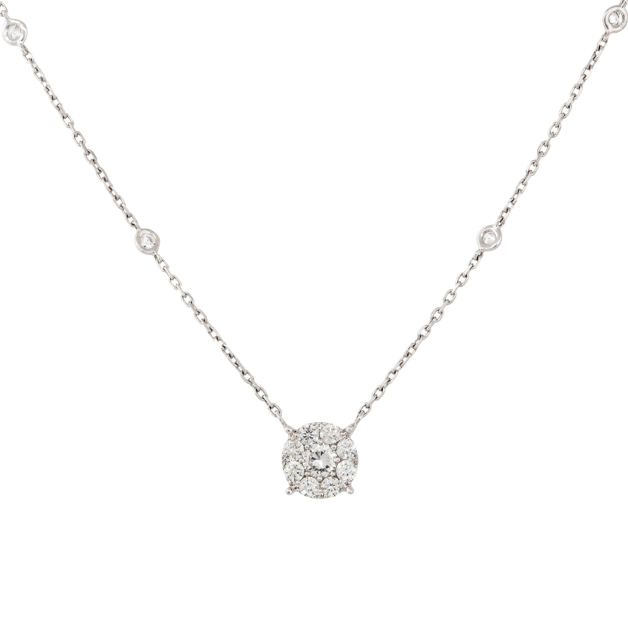 1,0 Karat Diamant-Cluster-Diamant-Halskette mit Station aus 18 Karat, auf Lager (Rundschliff) im Angebot