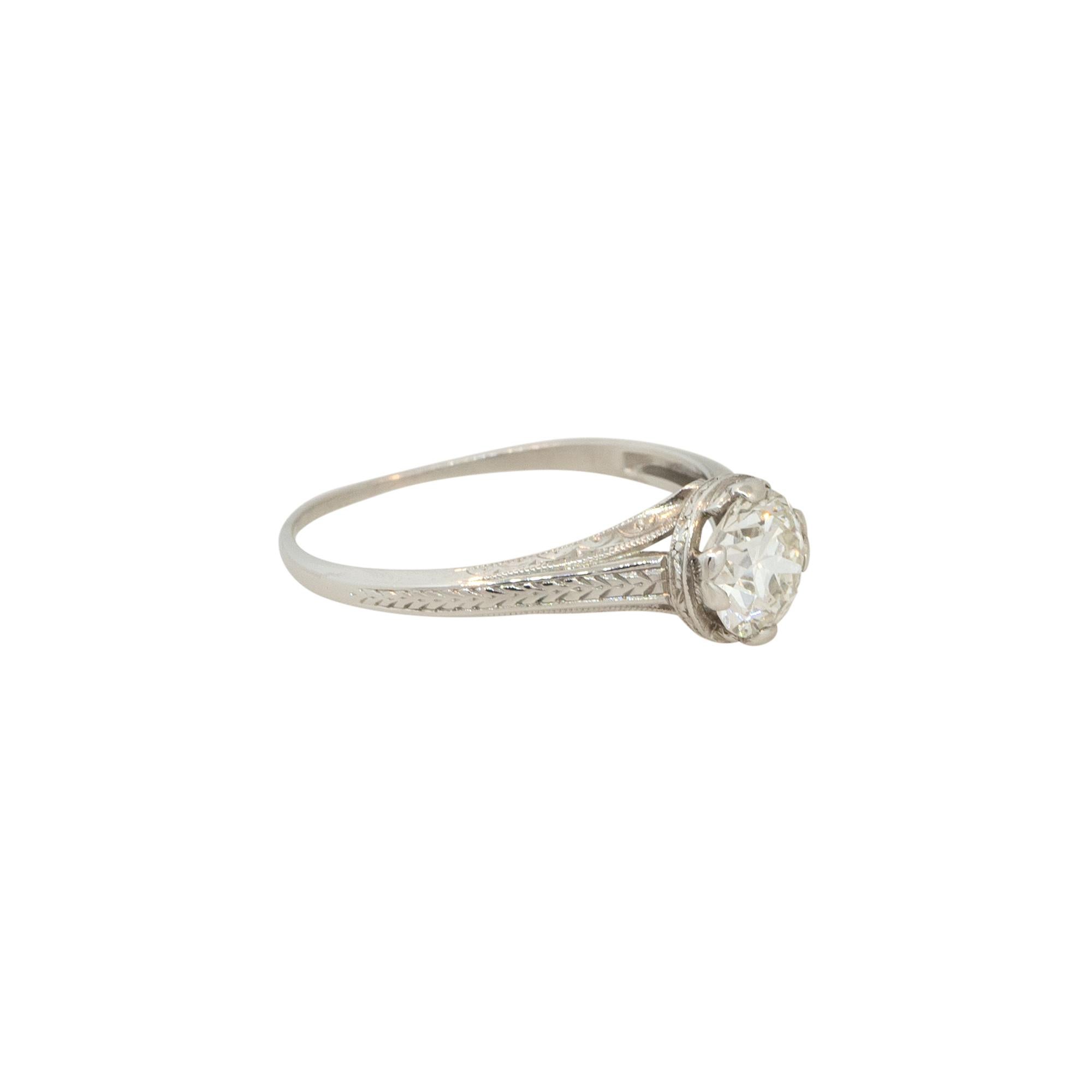 Round Cut 1.0 Carat Diamond Engagement Ring in Vintage Setting Platinum in Stock For Sale