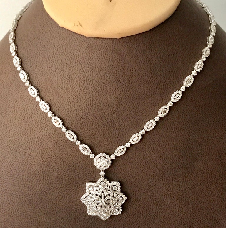 10 Carat Diamond Flower Necklace 18 Karat White Gold Bridal at 1stDibs