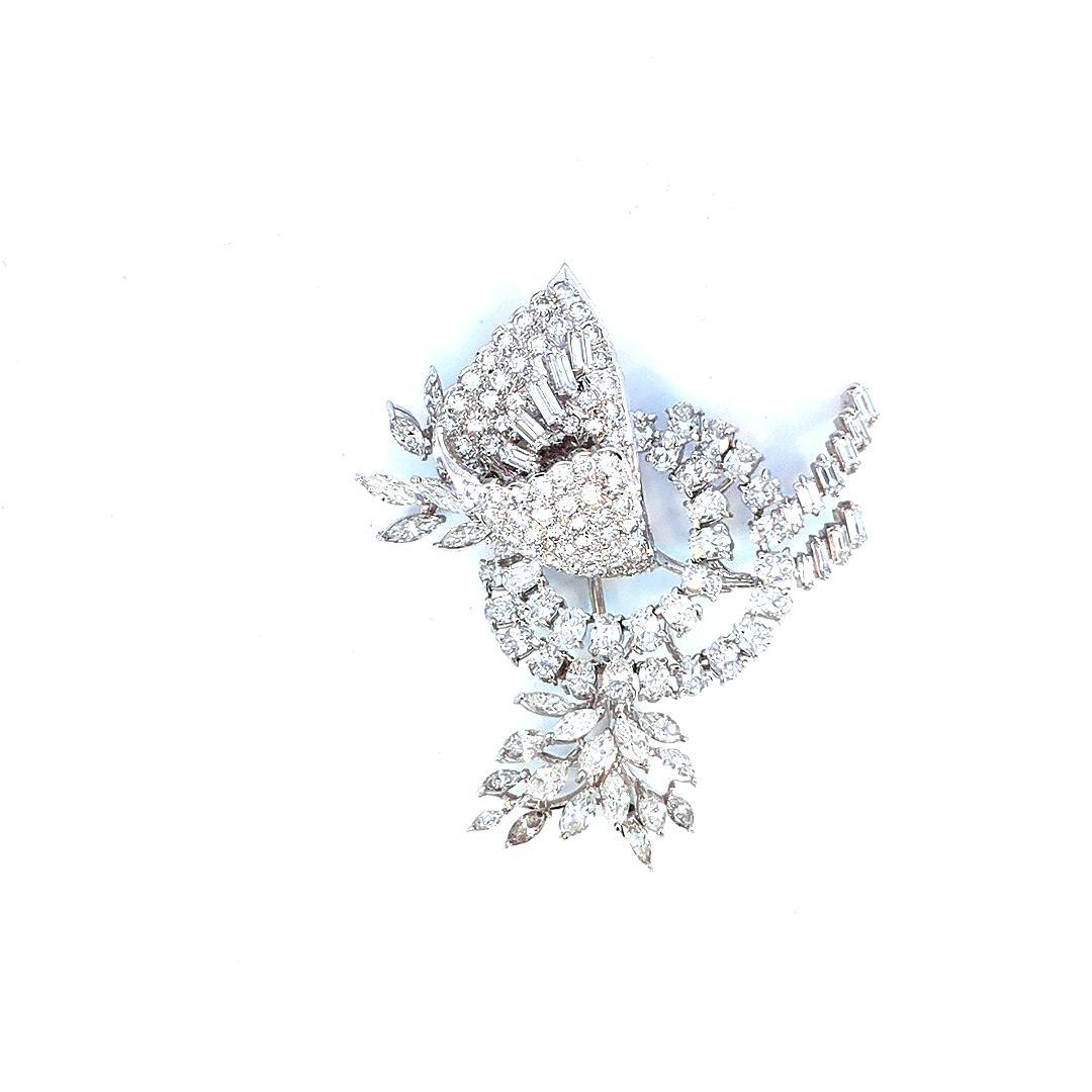 Épingle à fleur en or 18 carats et diamants 10 carats Neuf - En vente à New York, NY