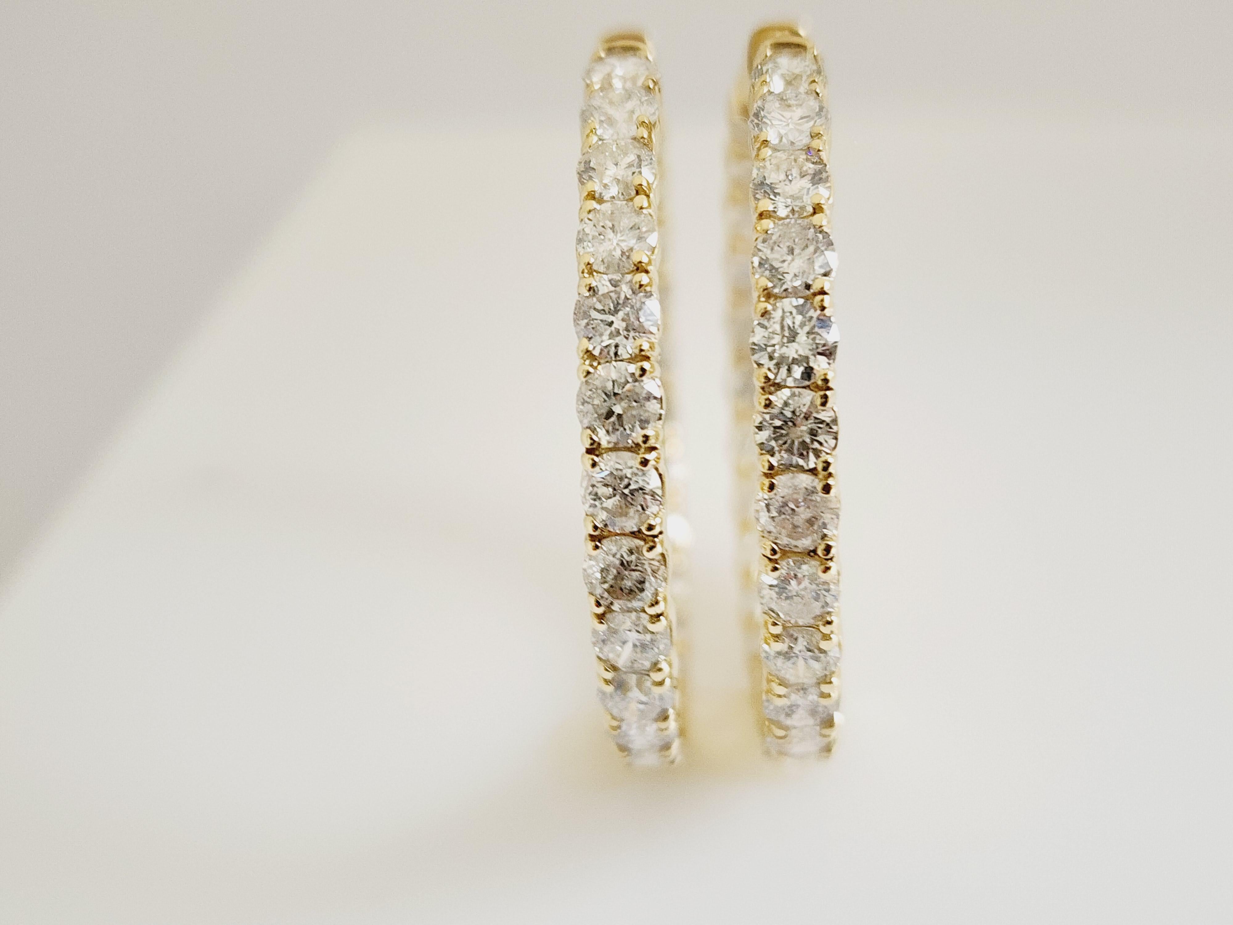 Women's 10.1  Carat Diamond Hoops Earrings 14 Karat Yellow Gold For Sale