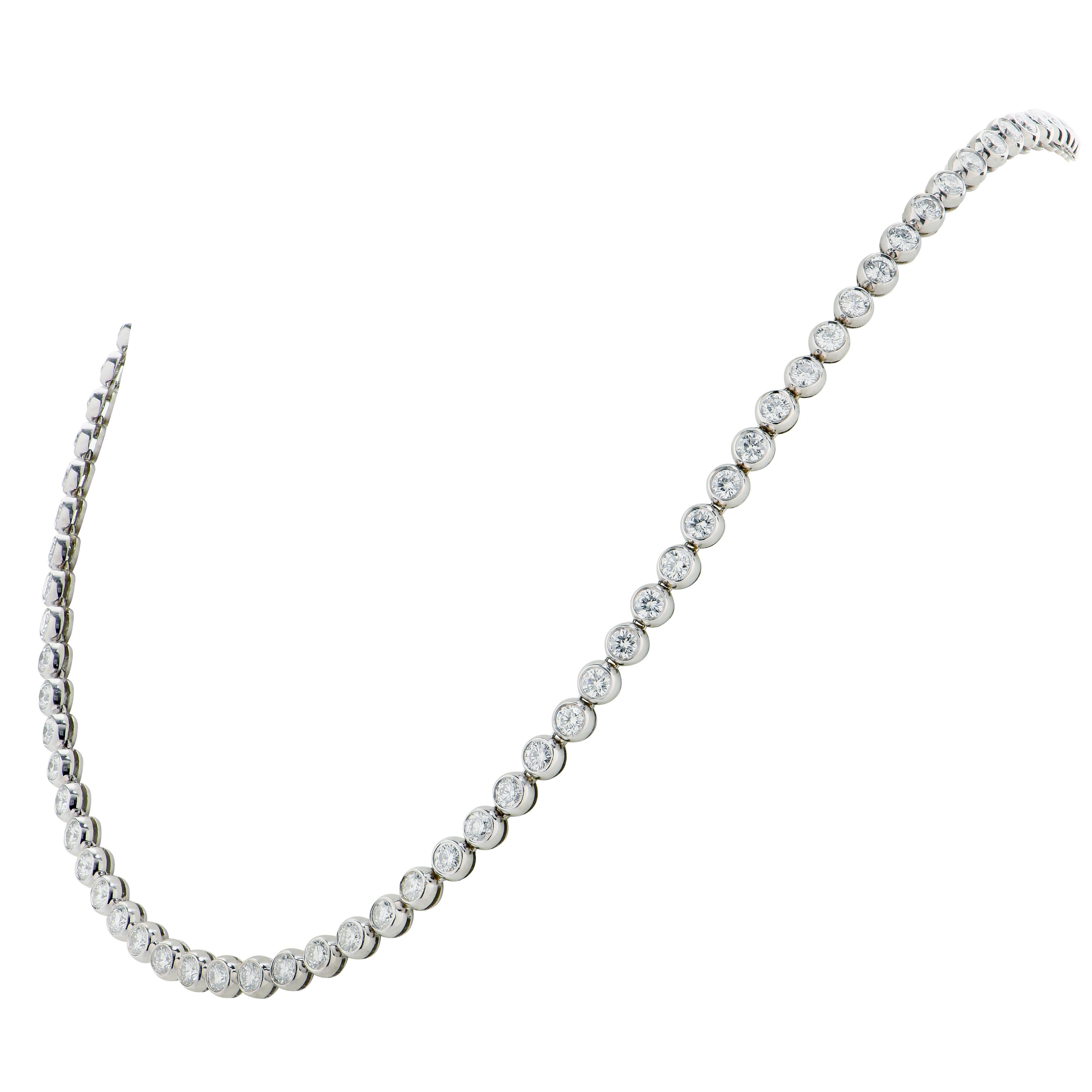 Round Cut 10 Carat Diamond Riviera Necklace in 18 Karat White Gold For Sale