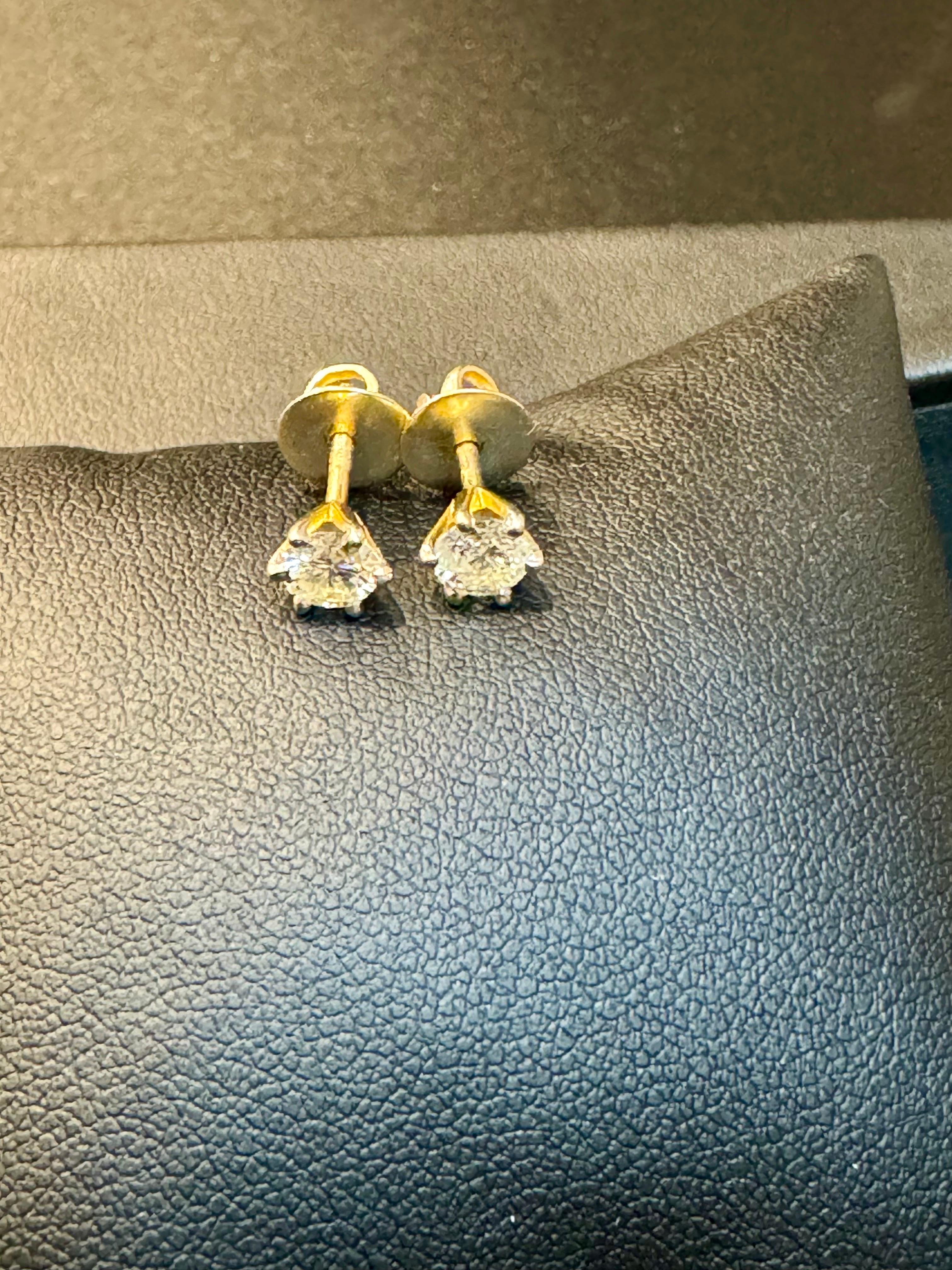 Clous d'oreilles solitaires à 6 griffes en or jaune 14 carats avec diamants de 1,0 carat en vente 7