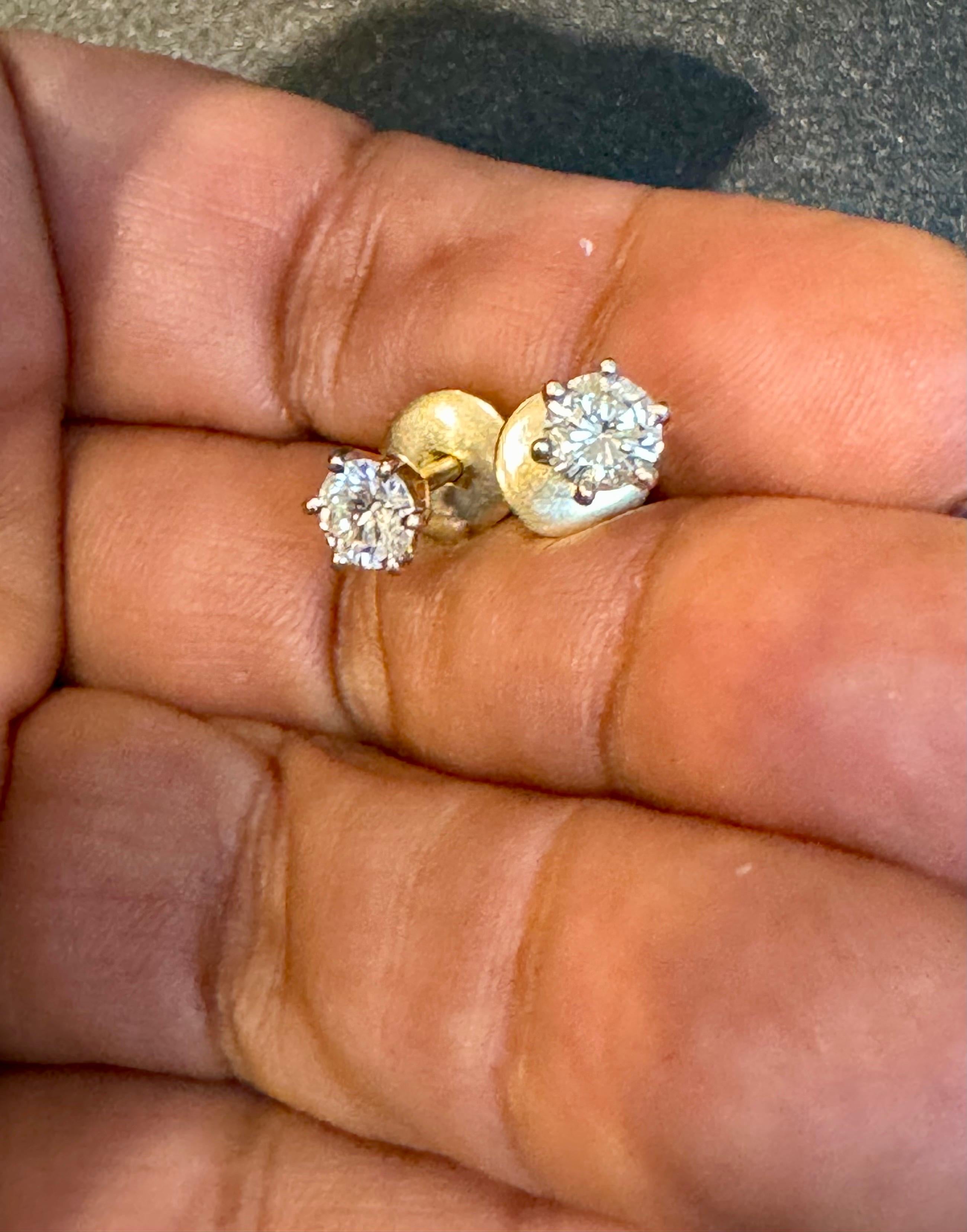Round Cut 1.0 Carat Diamond Solitaire Stud Earrings 6 Prongs Screw Back 14 Kt Yellow Gold For Sale