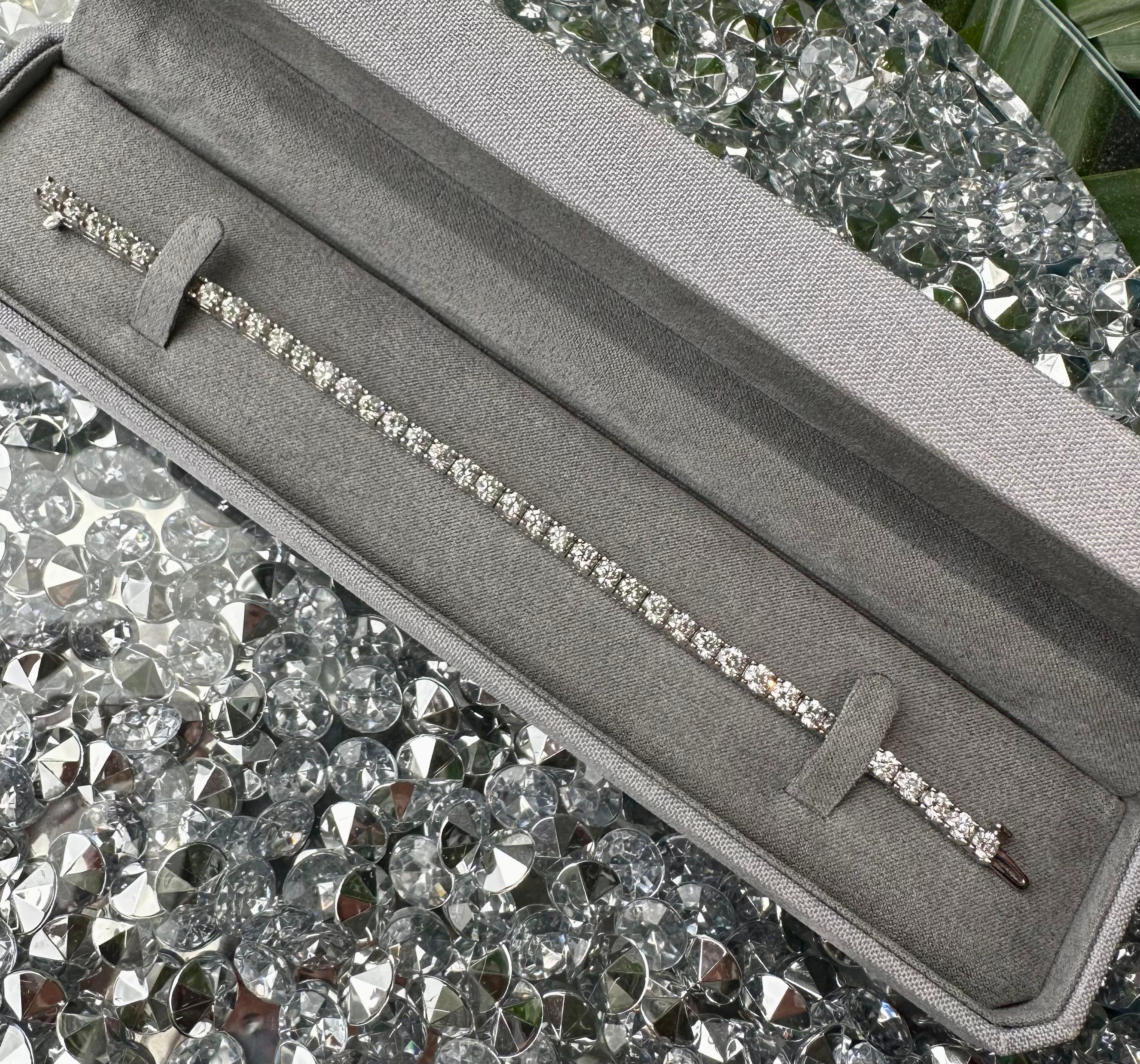 10 Karat Diamant-Tennisarmband mit 25 Punkten je in 18 Karat Weißgold (Zeitgenössisch)
