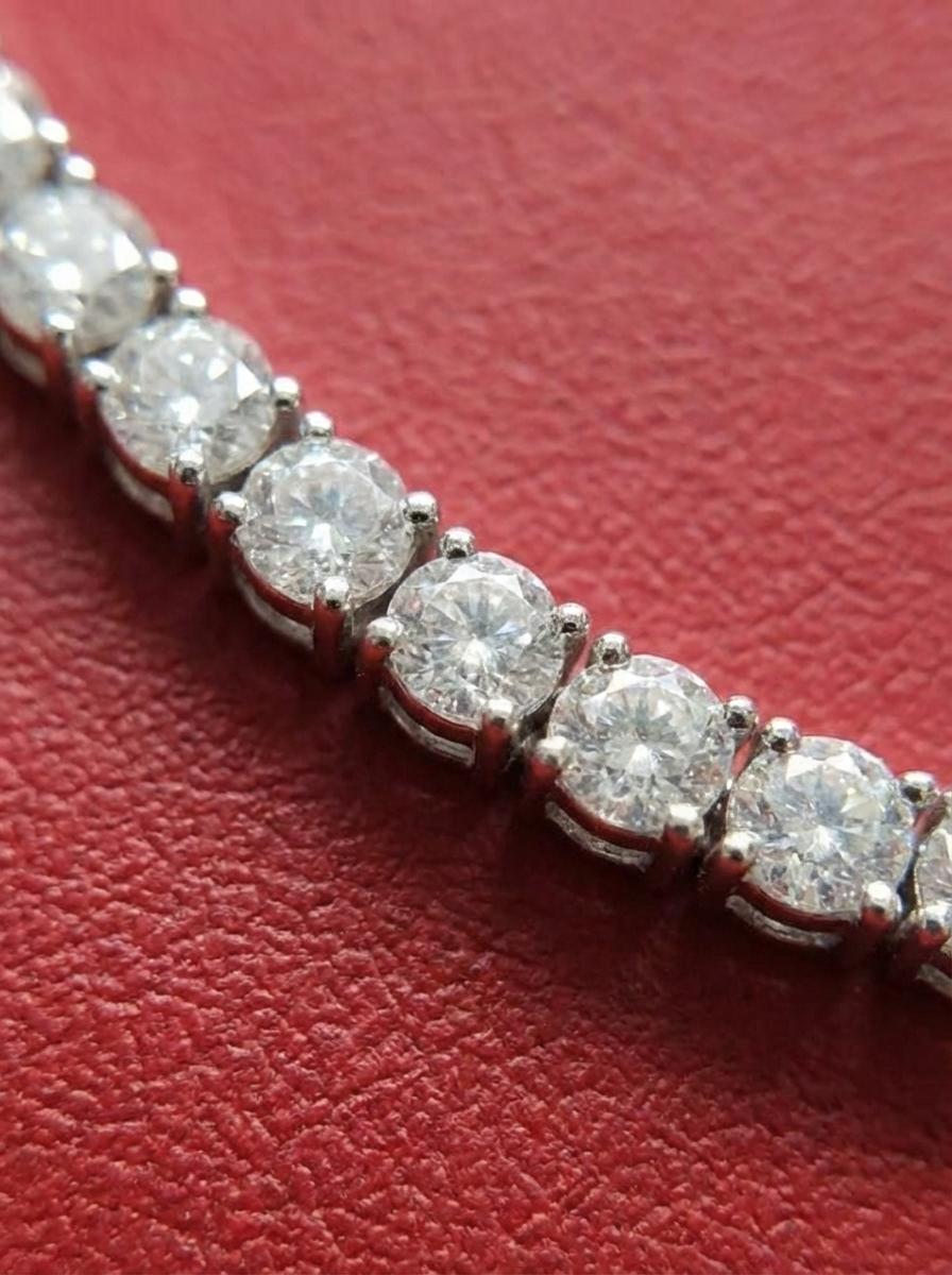 Collier de tennis en or blanc 18 carats et diamants de 10 carats Excellent état - En vente à Chicago, IL