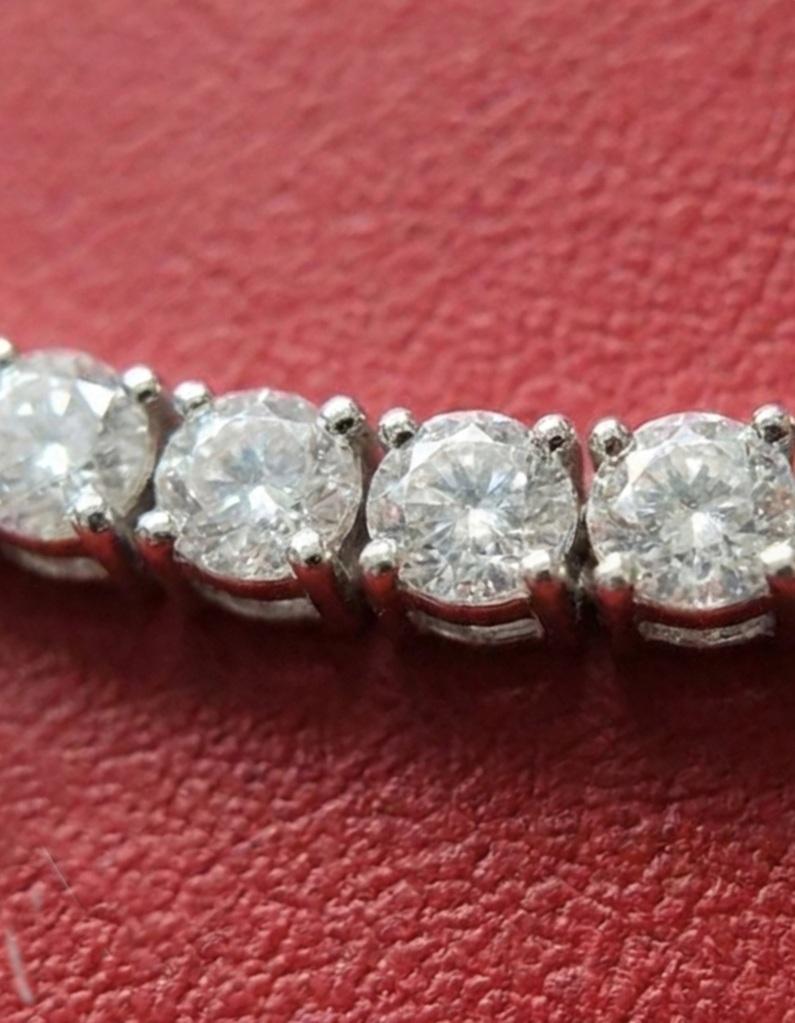 Collier de tennis en or blanc 18 carats et diamants de 10 carats Unisexe en vente