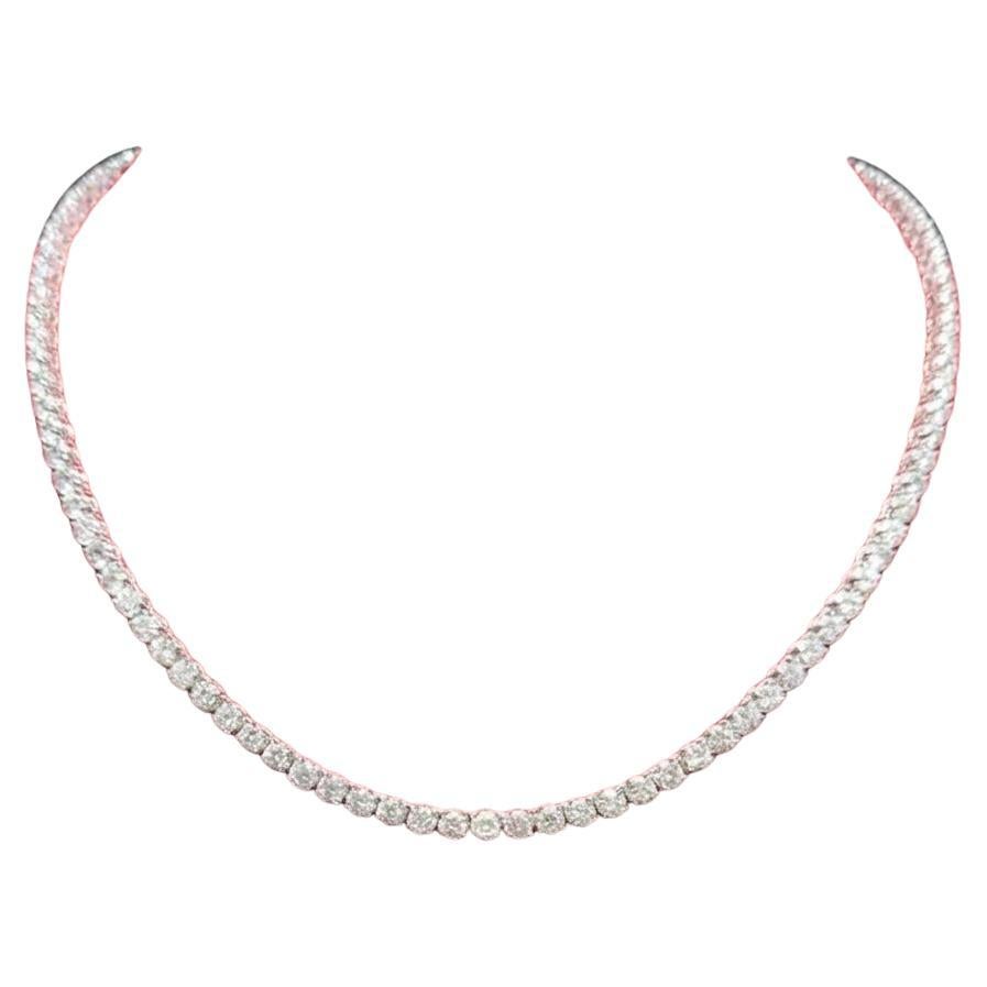 Collier de tennis en or blanc 18 carats et diamants de 10 carats en vente