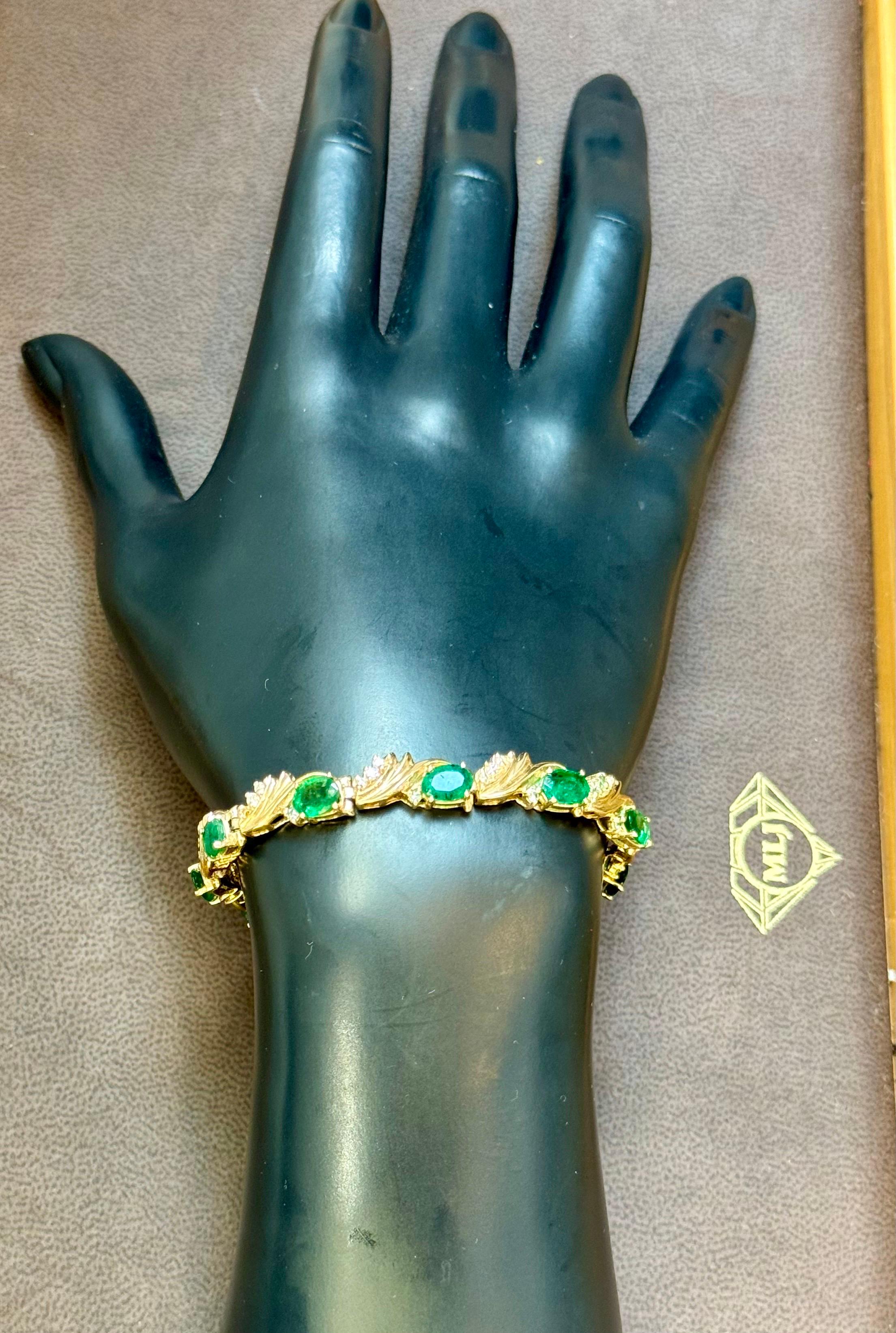 10 Carat Emerald 1.3 Carat Diamond Affordable Tennis Bracelet 14 K Yellow  Gold For Sale 1