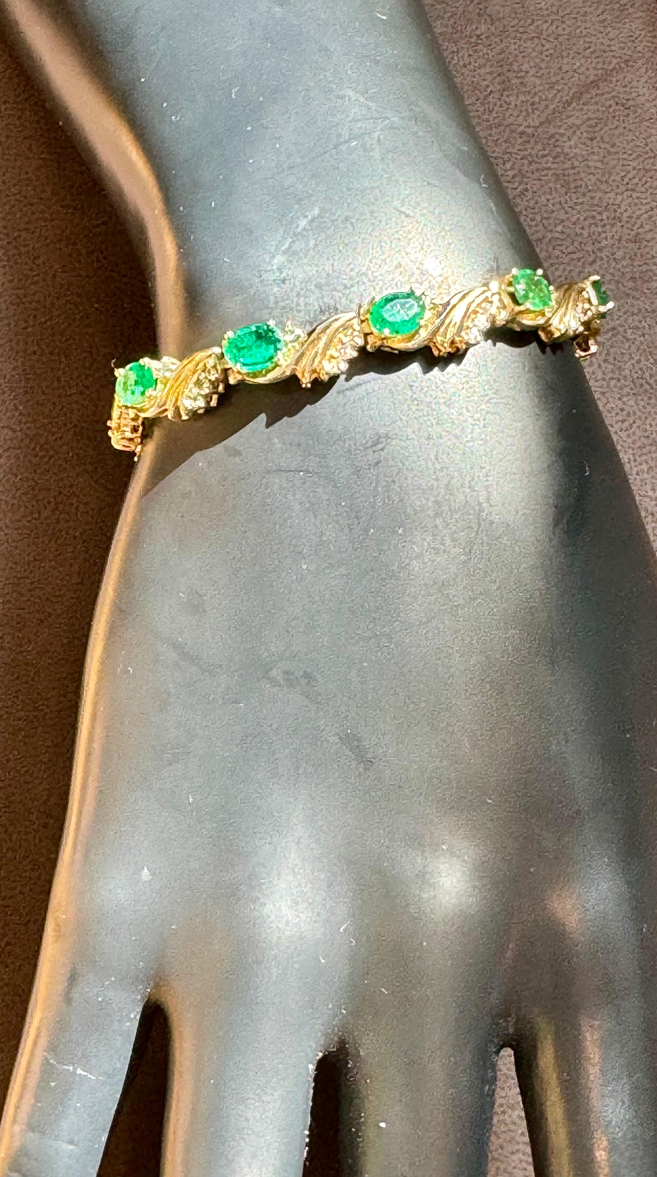 10 Carat Emerald 1.3 Carat Diamond Affordable Tennis Bracelet 14 K Yellow  Gold For Sale 3