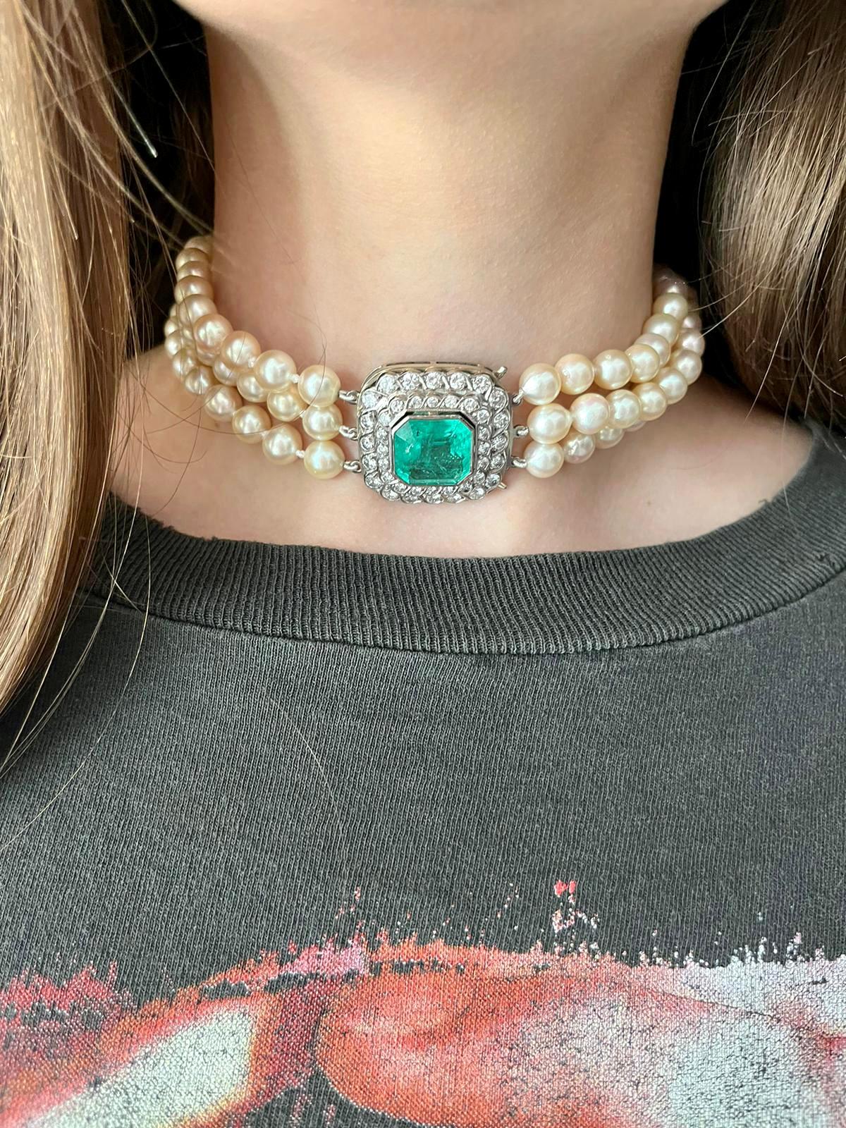 10 Carat Emerald & 3.60CTW Diamond Pearl Choker Necklace in 18K White Gold  For Sale 5