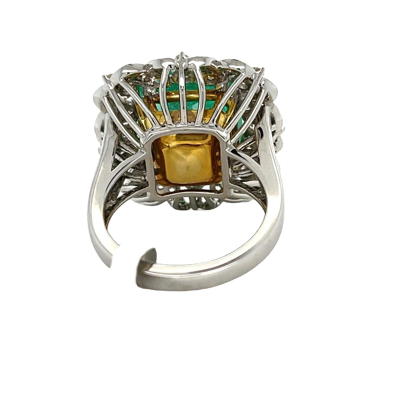 10 carat Emerald and Diamond 18K Yellow and White Gold Ring  In New Condition For Sale In New York, NY