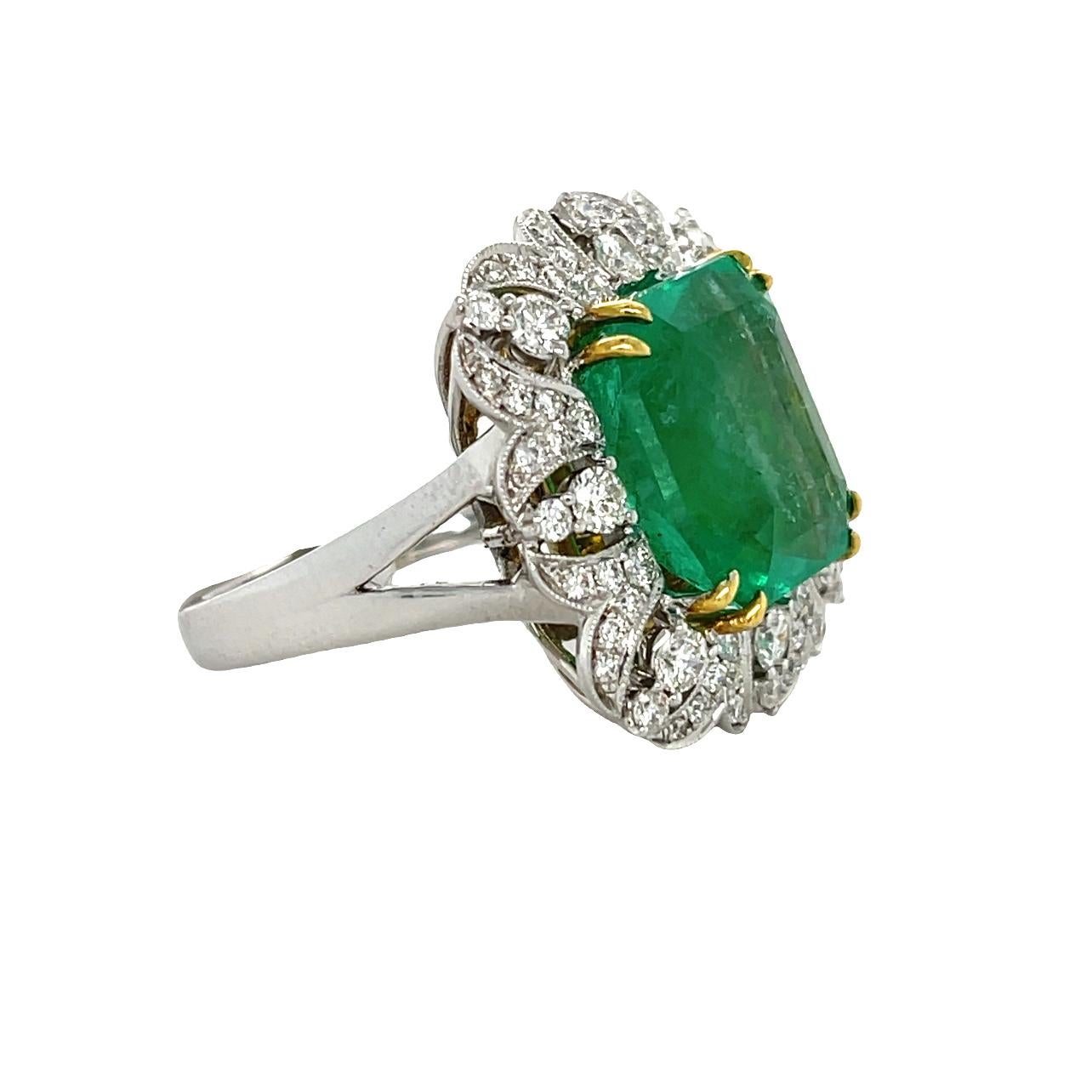 Women's 10 carat Emerald and Diamond 18K Yellow and White Gold Ring  For Sale