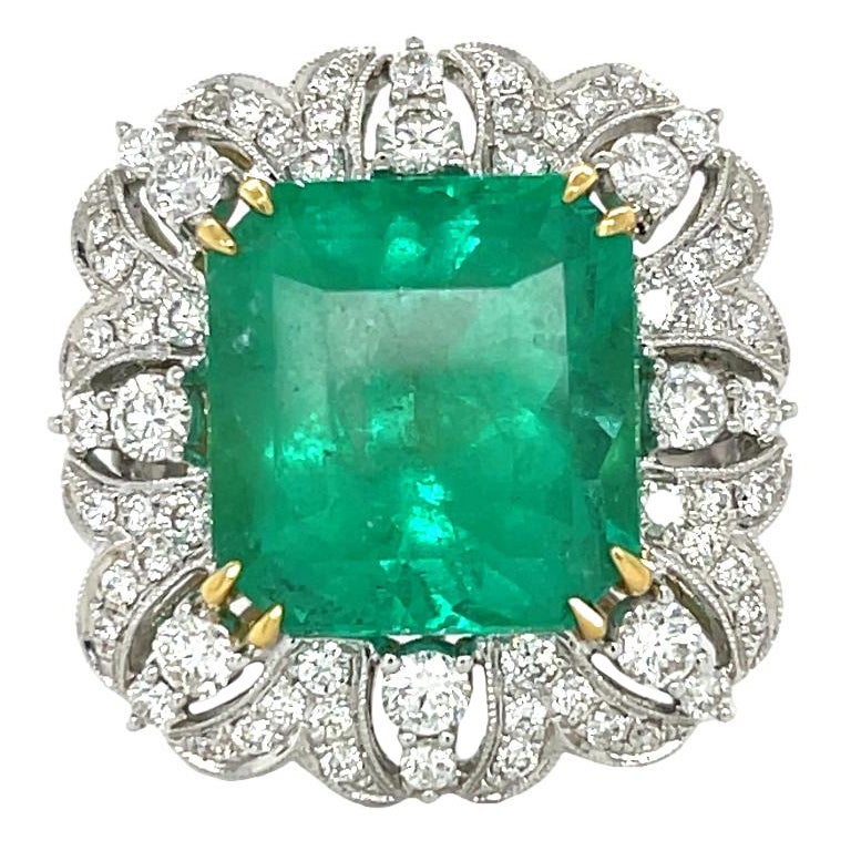 Bague en or jaune et blanc 18 carats avec émeraude de 10 carats et diamants