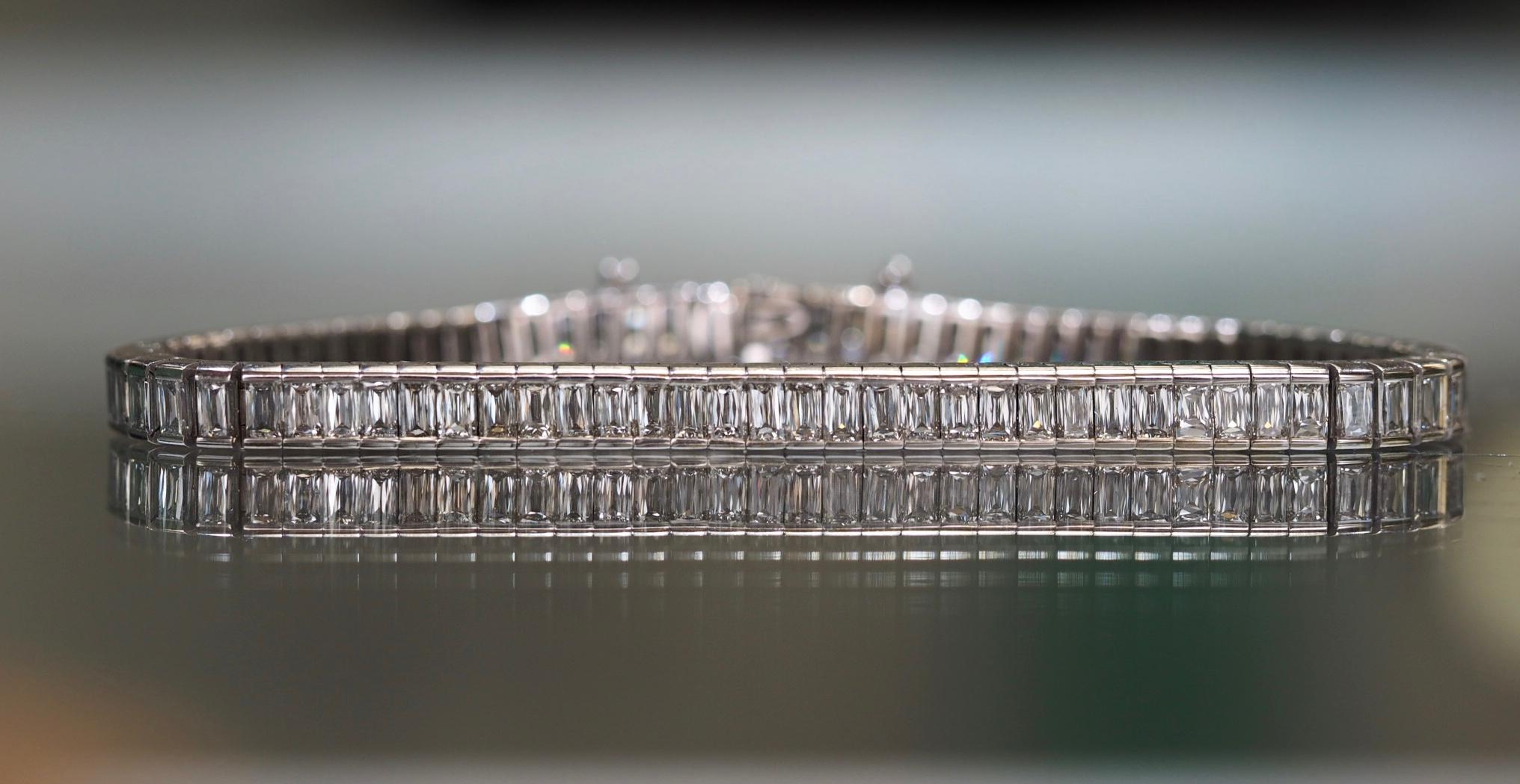 10 Carat Emerald Crisscut Diamond Tennis Bracelet In Excellent Condition In Addison, TX
