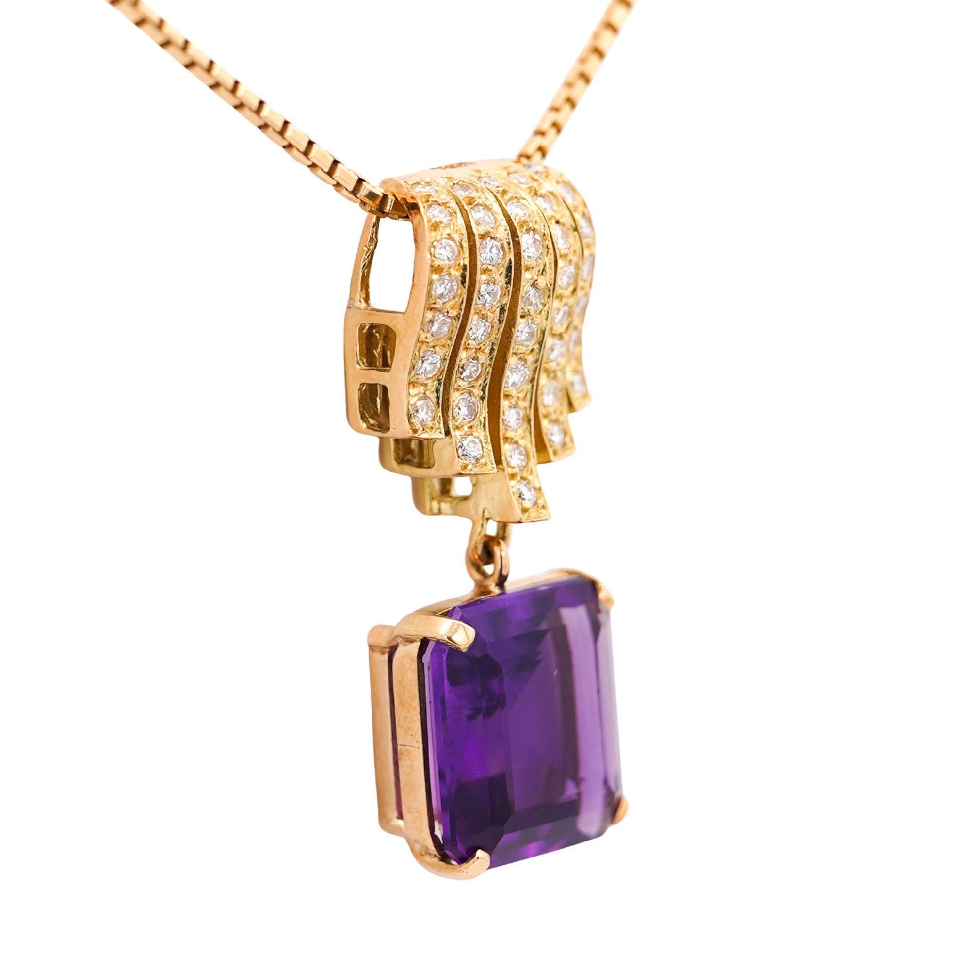 De las mujeres Colgante de gota de oro de 18 quilates con amatista talla esmeralda de 10 quilates y pavé de diamantes en venta