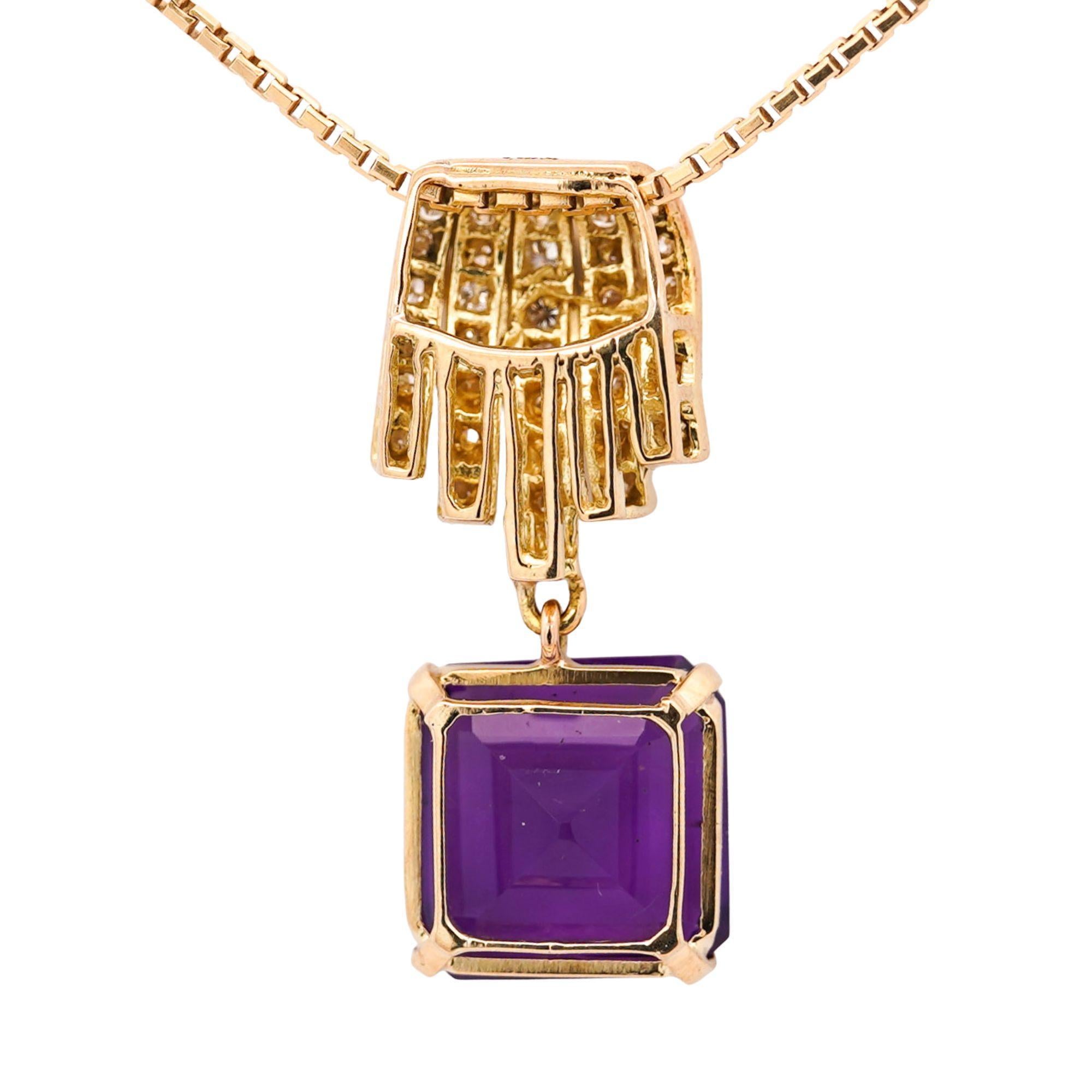 Colgante de gota de oro de 18 quilates con amatista talla esmeralda de 10 quilates y pavé de diamantes en venta 1