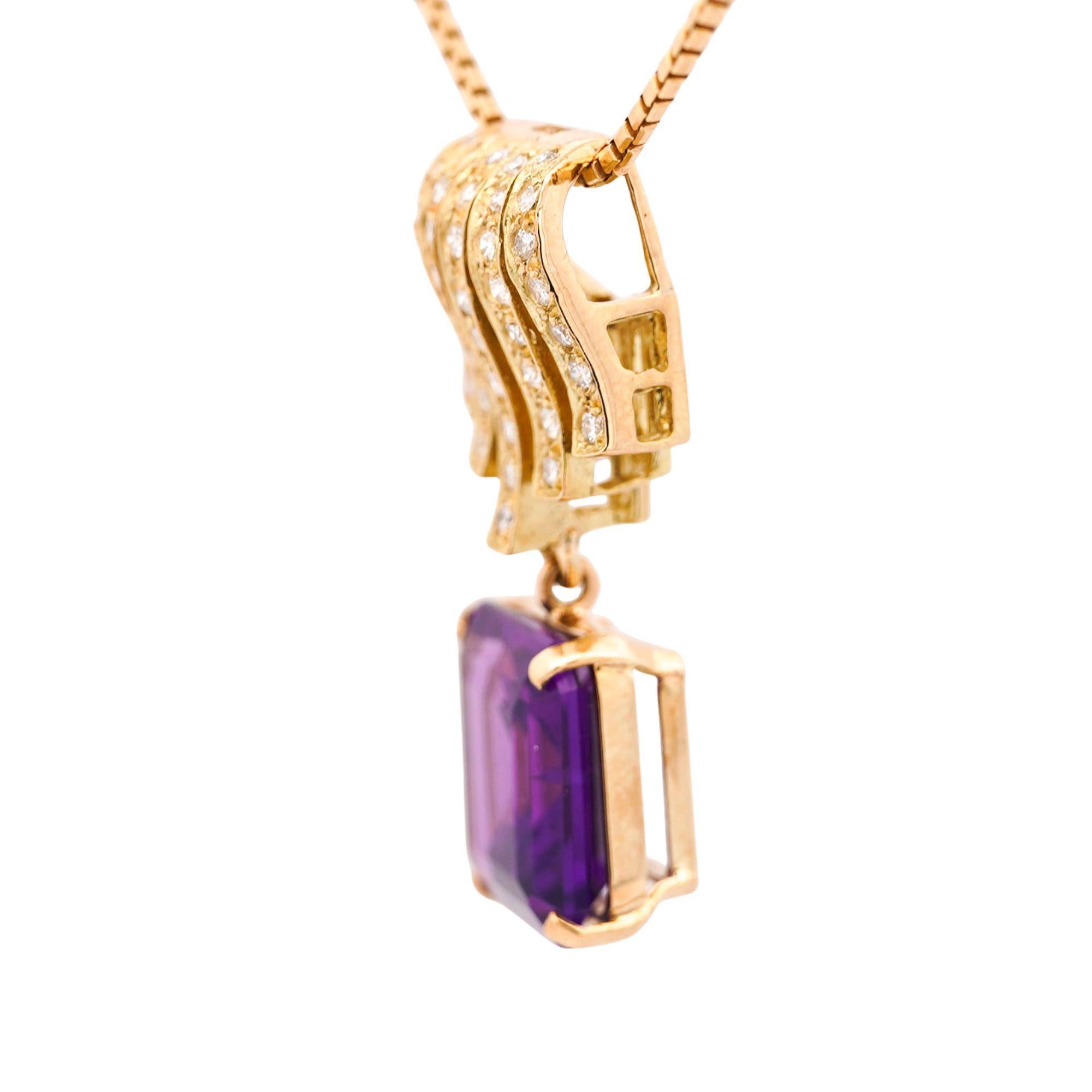 Colgante de gota de oro de 18 quilates con amatista talla esmeralda de 10 quilates y pavé de diamantes en venta 3