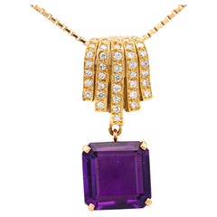 Colgante de gota de oro de 18 quilates con amatista talla esmeralda de 10 quilates y pavé de diamantes