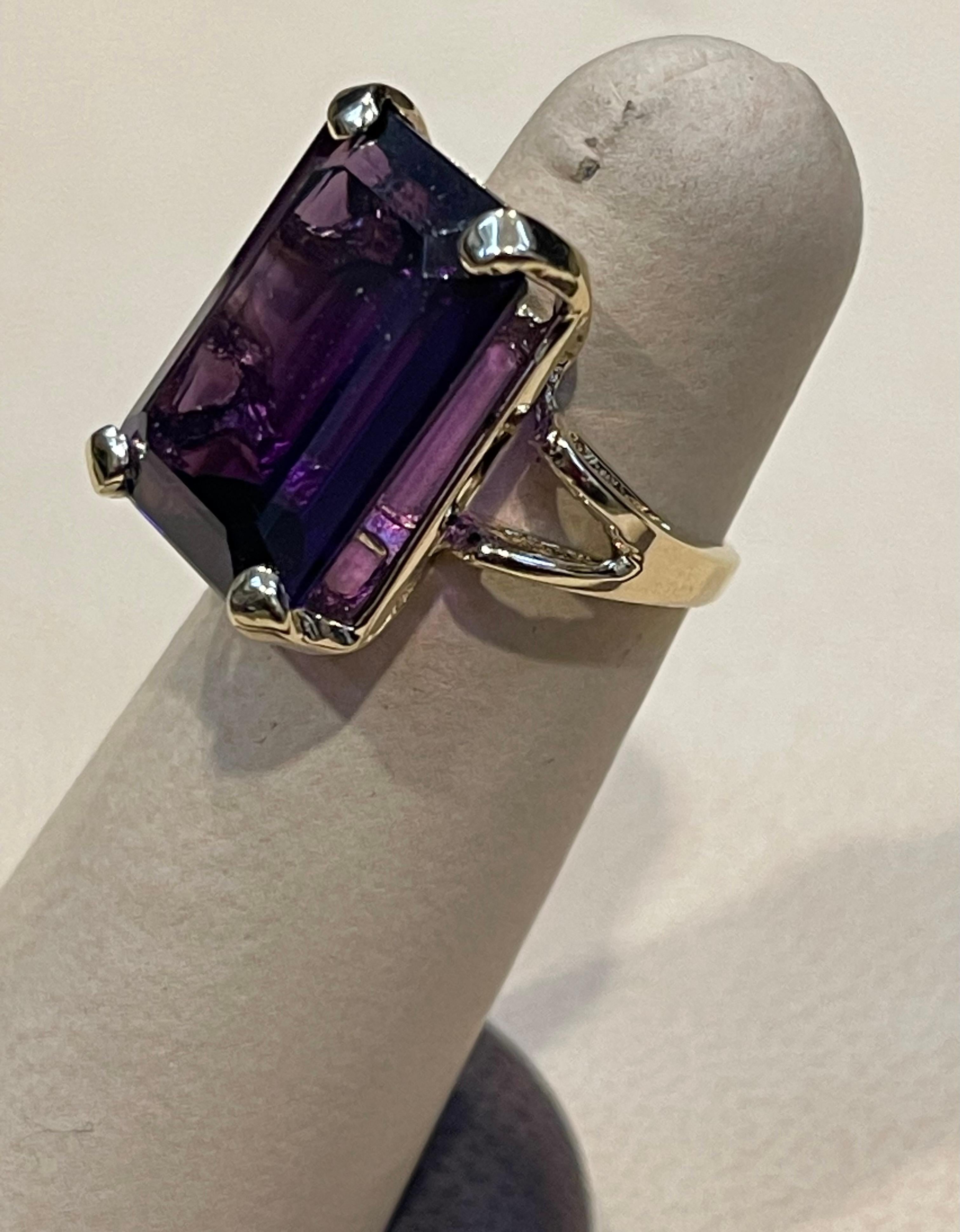 13 Carat Emerald Cut Amethyst Cocktail Ring in 14 Karat Yellow Gold For Sale 4