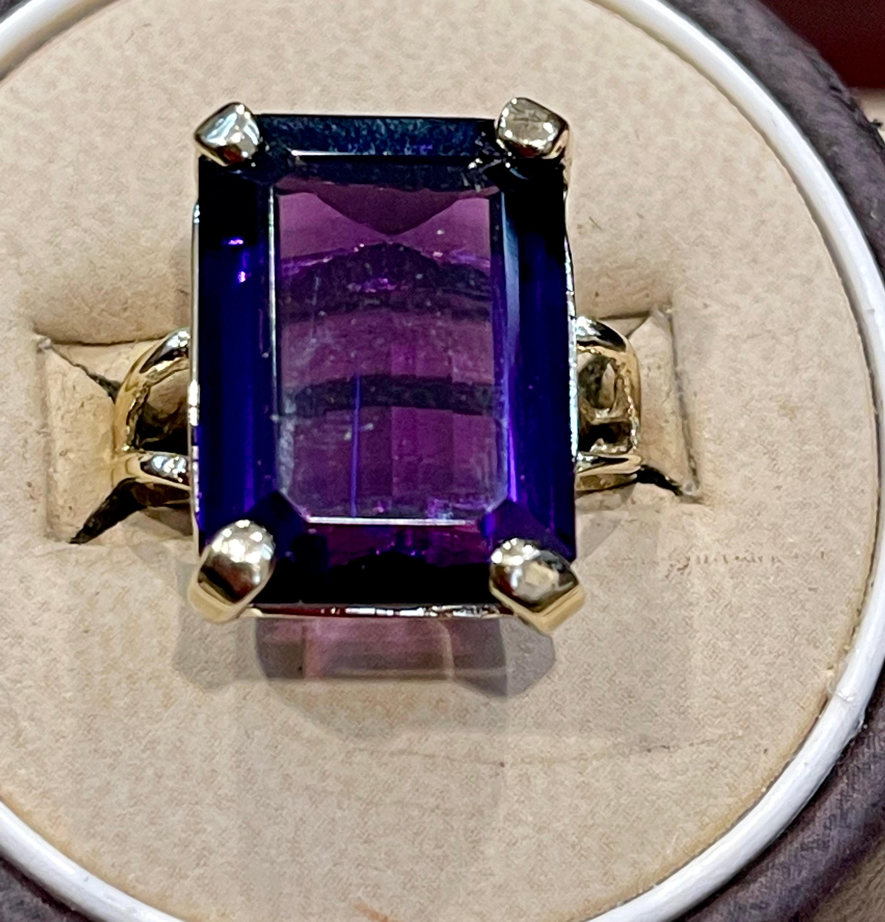 13 Carat Emerald Cut Amethyst Cocktail Ring in 14 Karat Yellow Gold For Sale 9