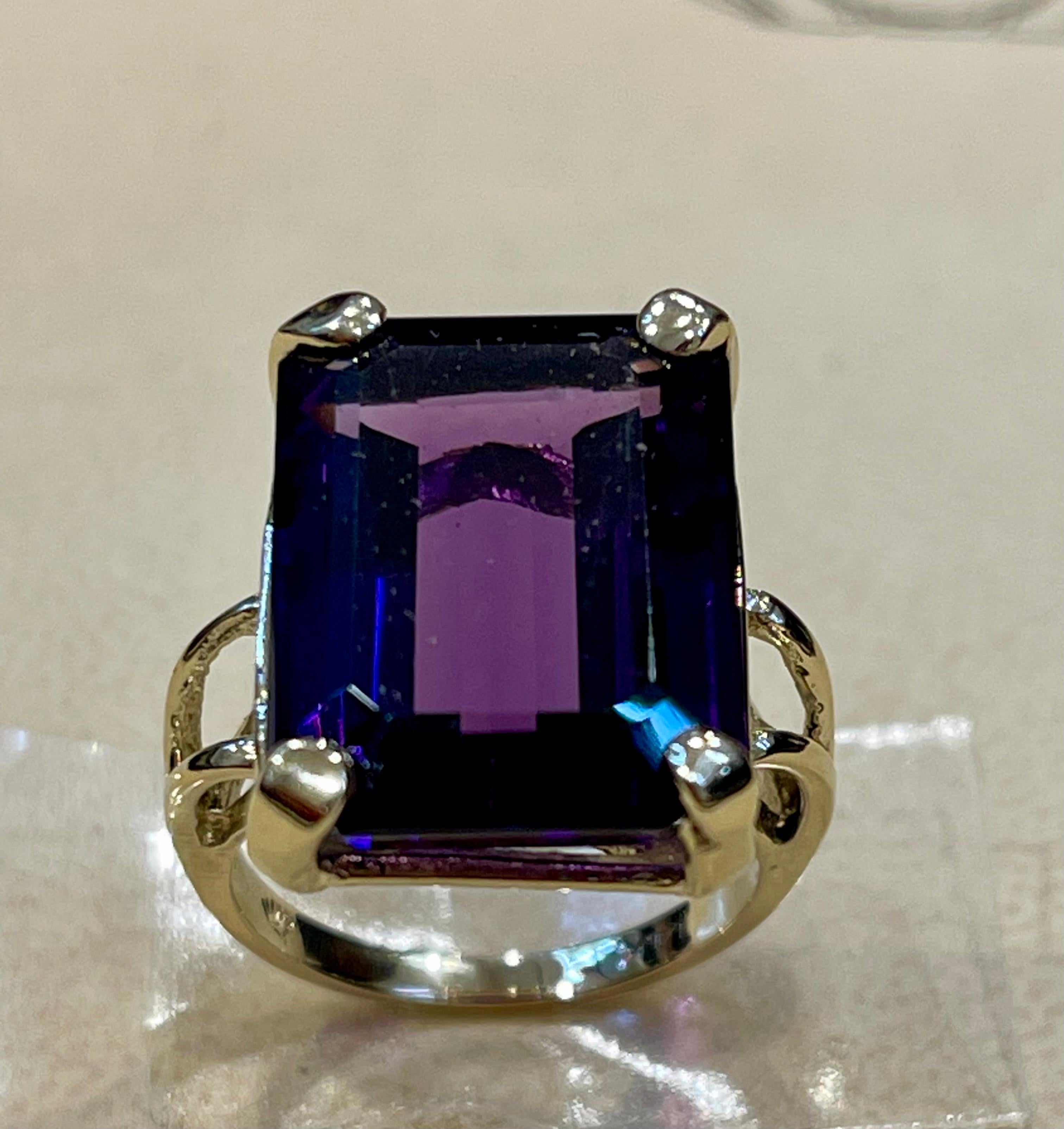 Women's 13 Carat Emerald Cut Amethyst Cocktail Ring in 14 Karat Yellow Gold For Sale