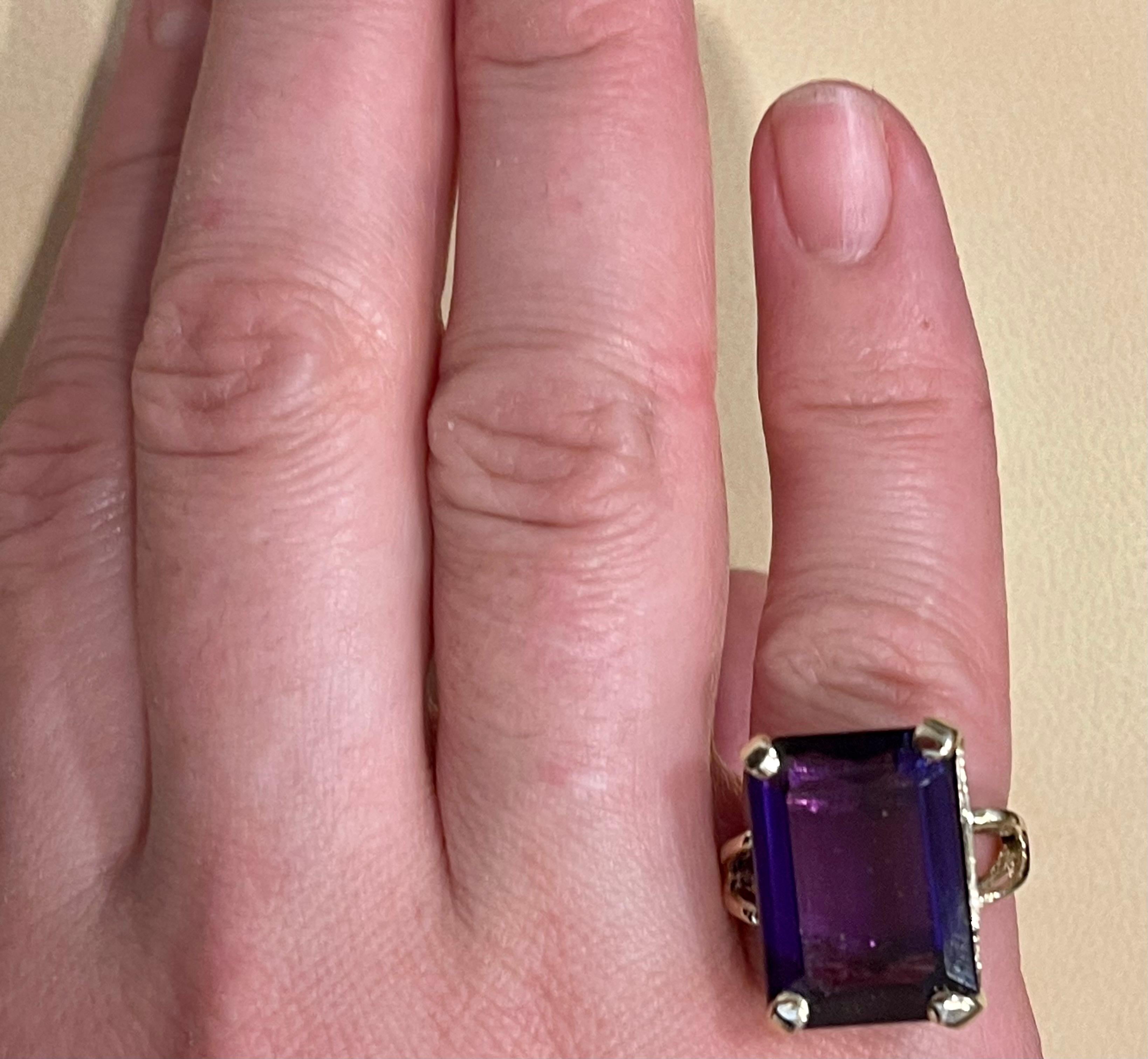 13 Carat Emerald Cut Amethyst Cocktail Ring in 14 Karat Yellow Gold For Sale 1