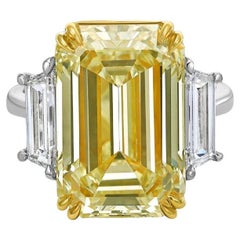 Bague de fiançailles 10 carats Emerald Yellow Diamond