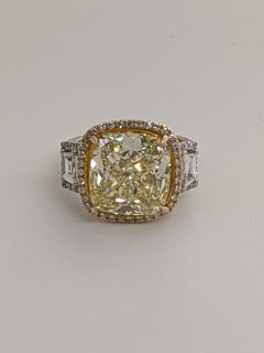 10 carat Fancy Light Yellow Diamond Ring VS1. GIA