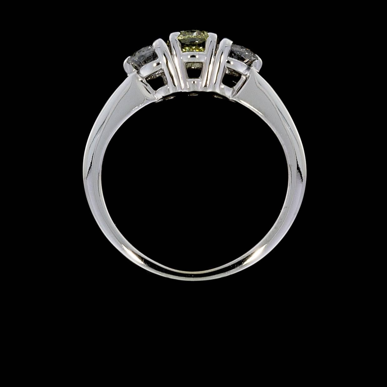 1.0 Carat Fancy Light Yellow Round Diamond 3-Stone Engagement Ring In Excellent Condition In Columbia, MO