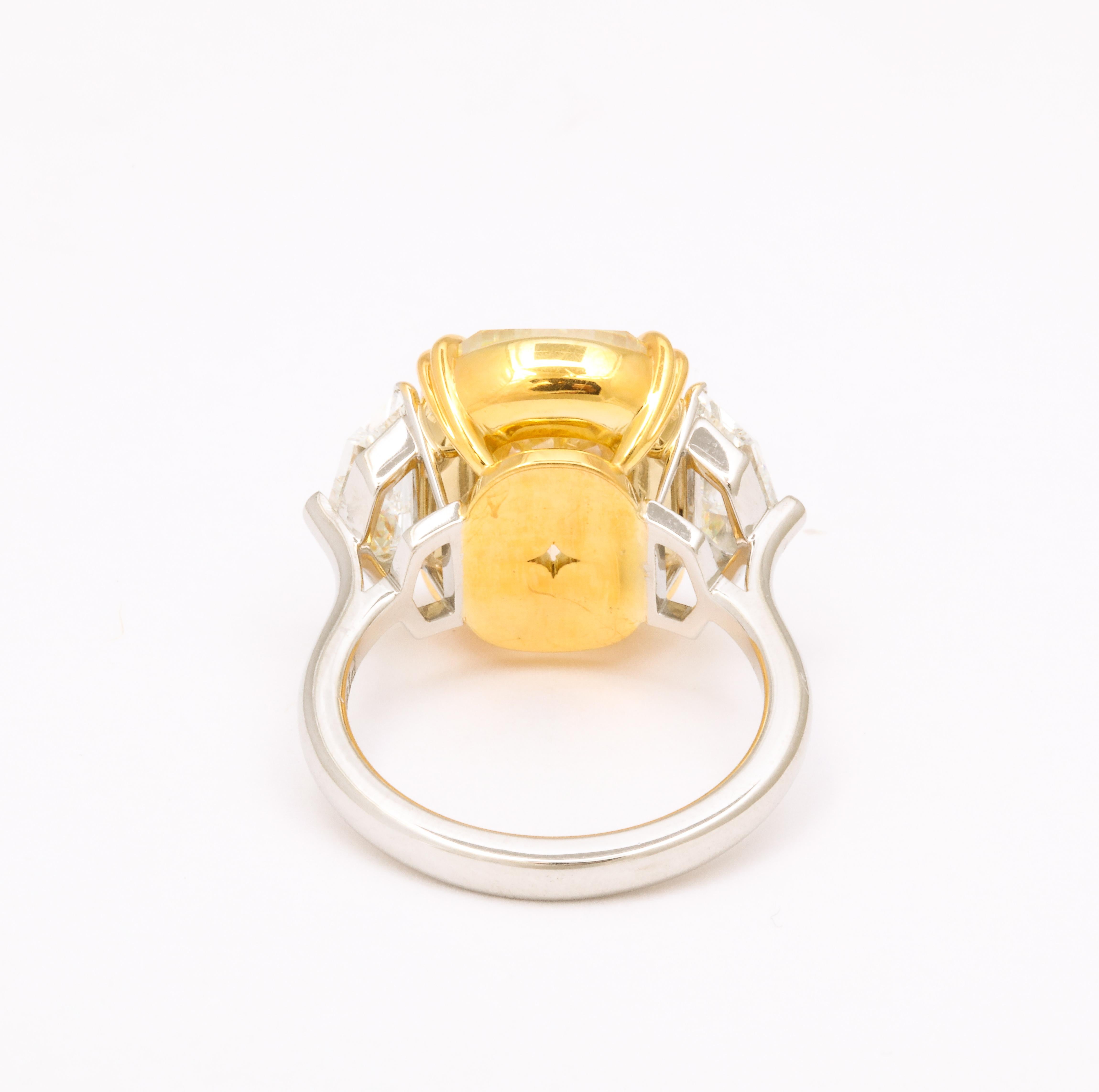 10 Carat Fancy Yellow Diamond Ring In New Condition In New York, NY