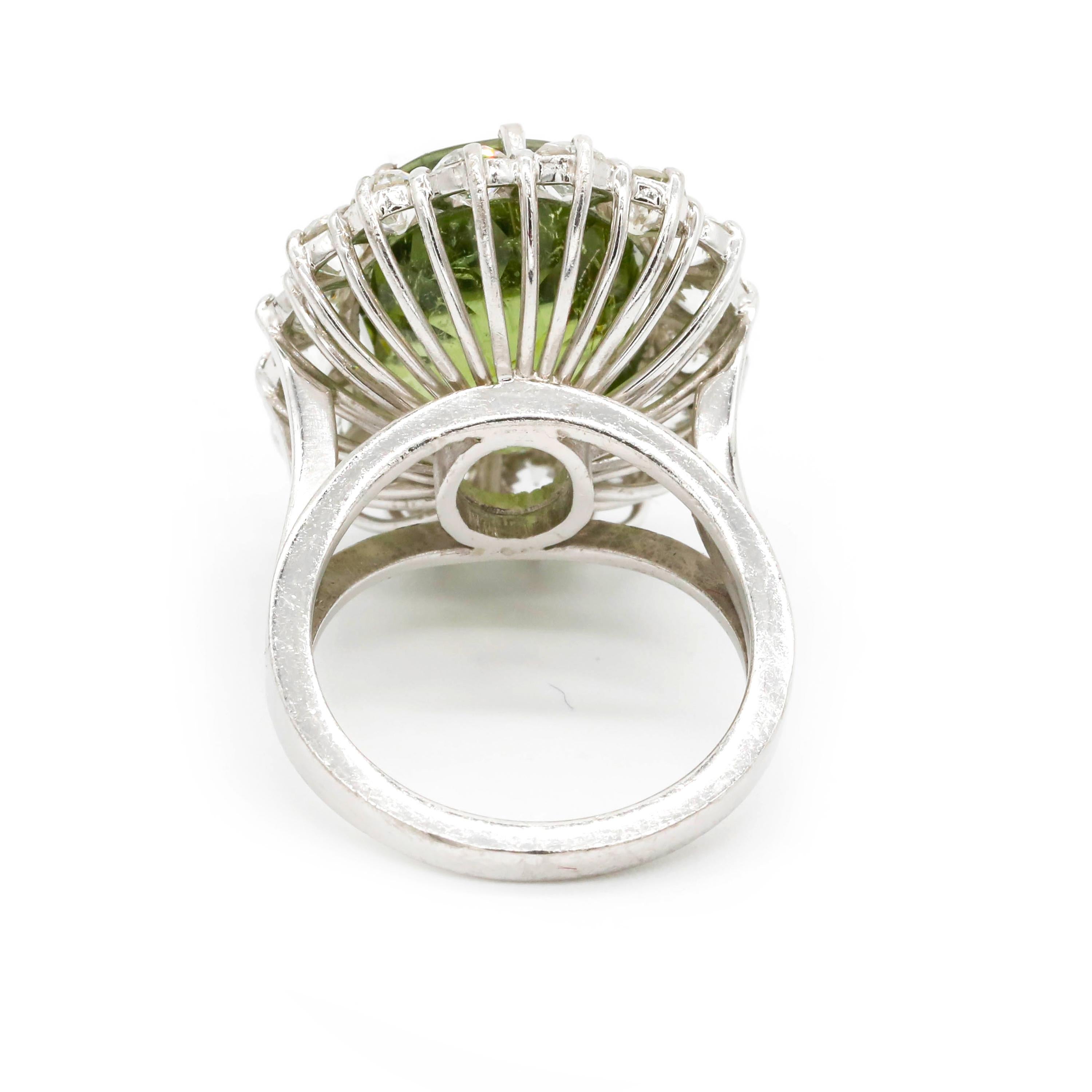 Contemporary 10 Carat Green Tourmaline and Diamond Ring Platinum Solitaire Cocktail Ring For Sale