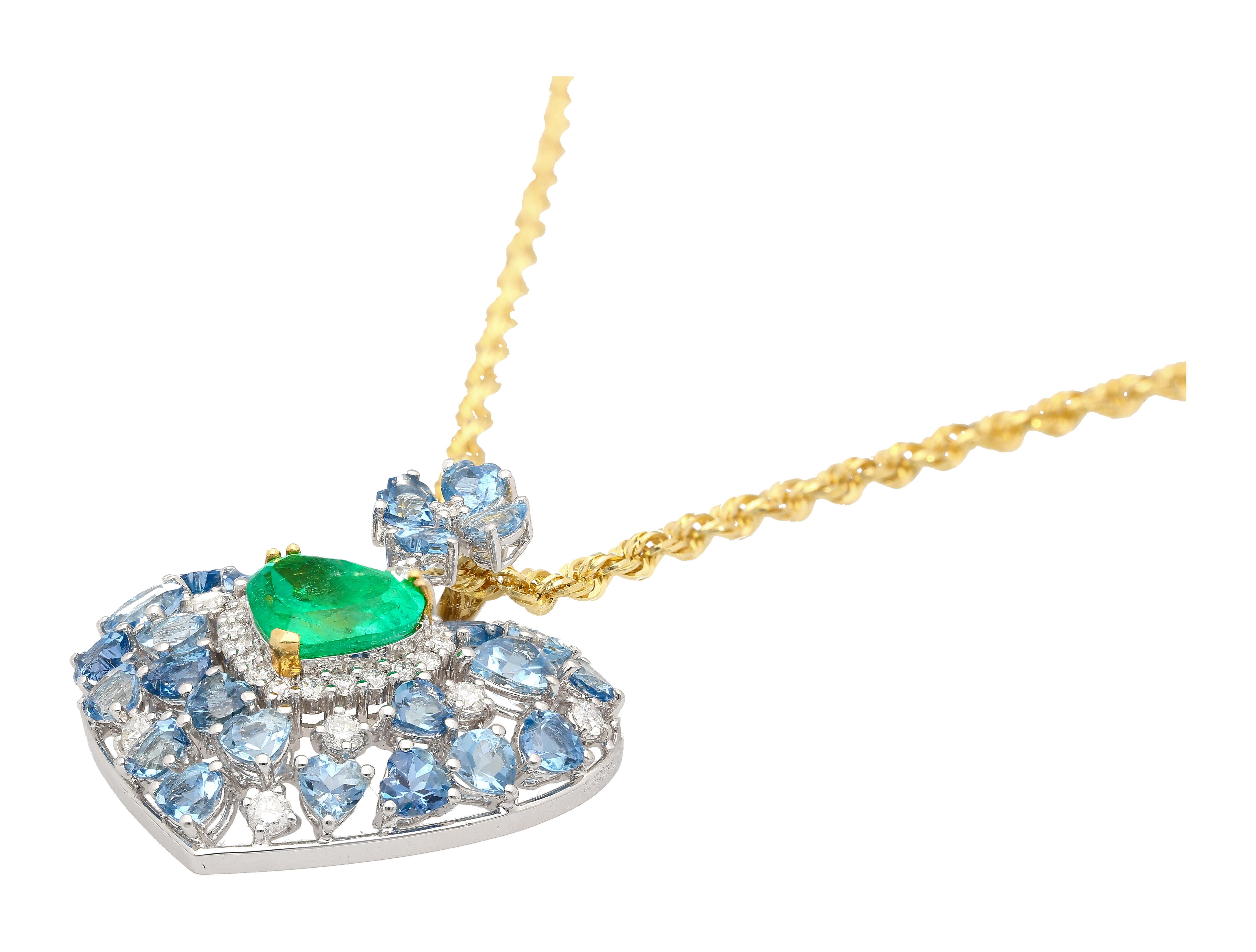 10 Carat Heart-Shape Colombian Emerald, Aquamarine, and Diamond 18K Necklace In New Condition For Sale In Miami, FL