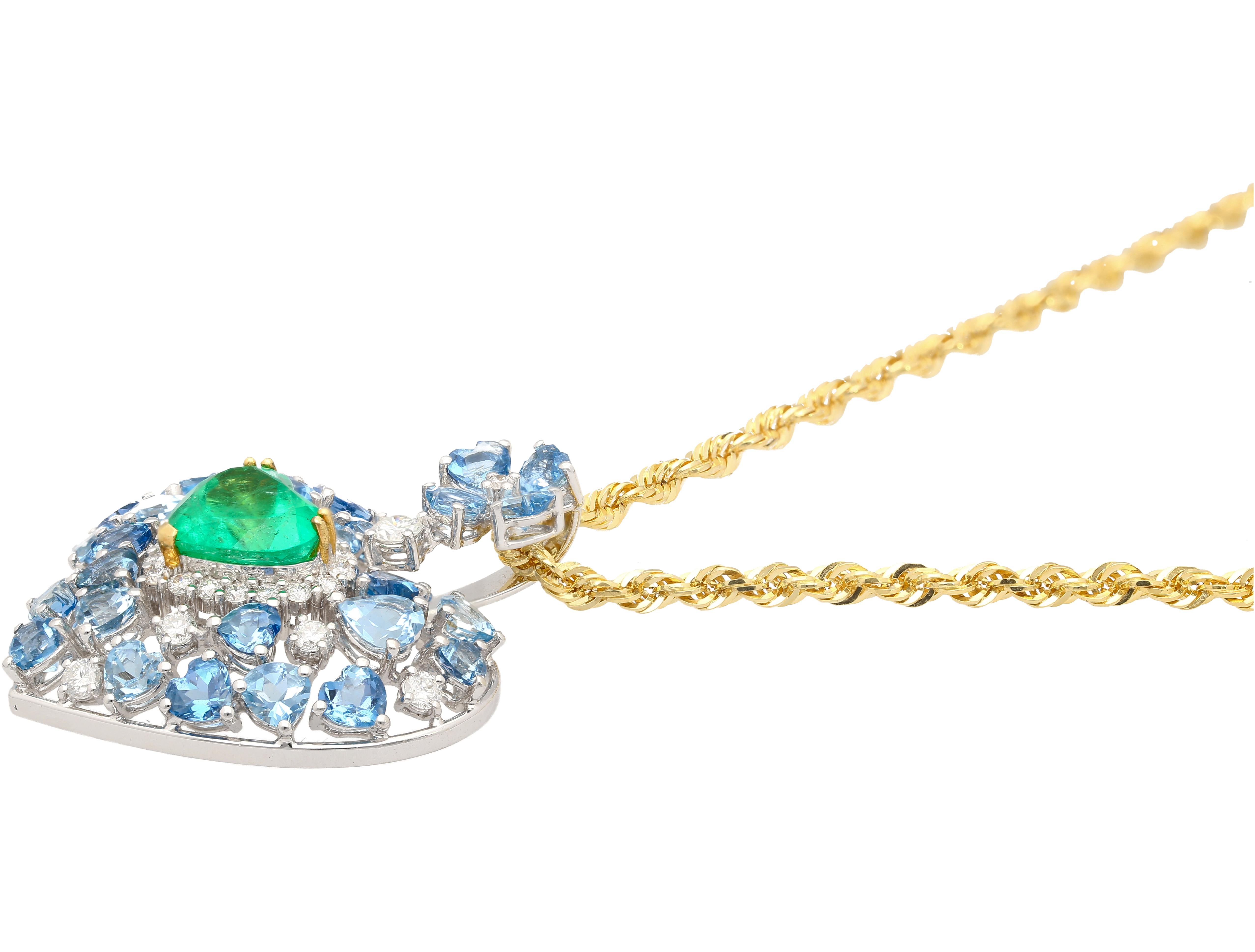 10 Carat Heart-Shape Colombian Emerald, Aquamarine, and Diamond 18K Necklace For Sale 1