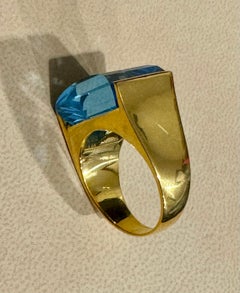 10 Carat Natural Blue Topaz Cocktail Ring 18 Karat Yellow Gold, Estate Size 6.5