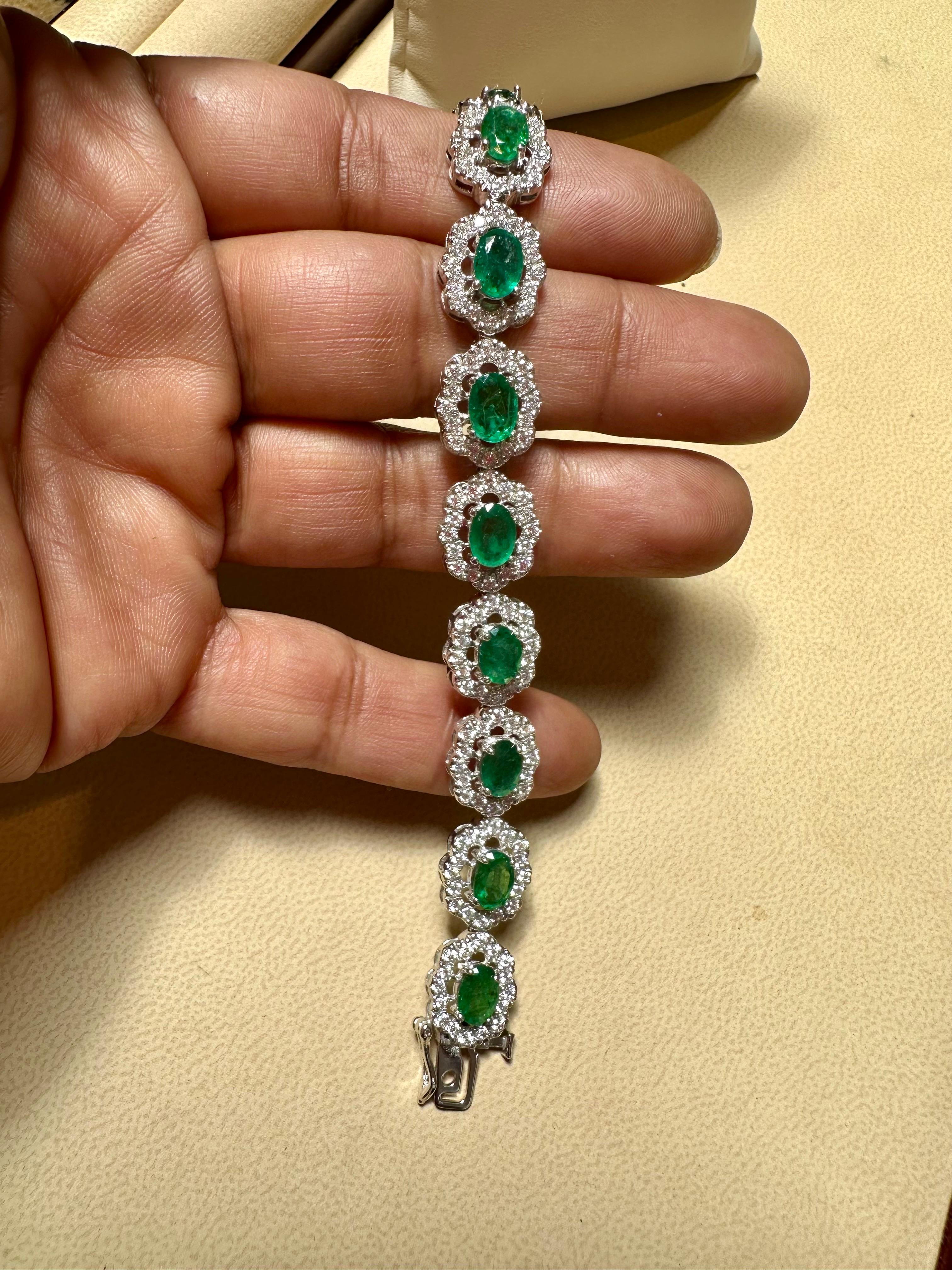 10 Carat Natural Brazilian Emerald & Diamond Tennis Bracelet 14 Karat Gold In New Condition For Sale In New York, NY