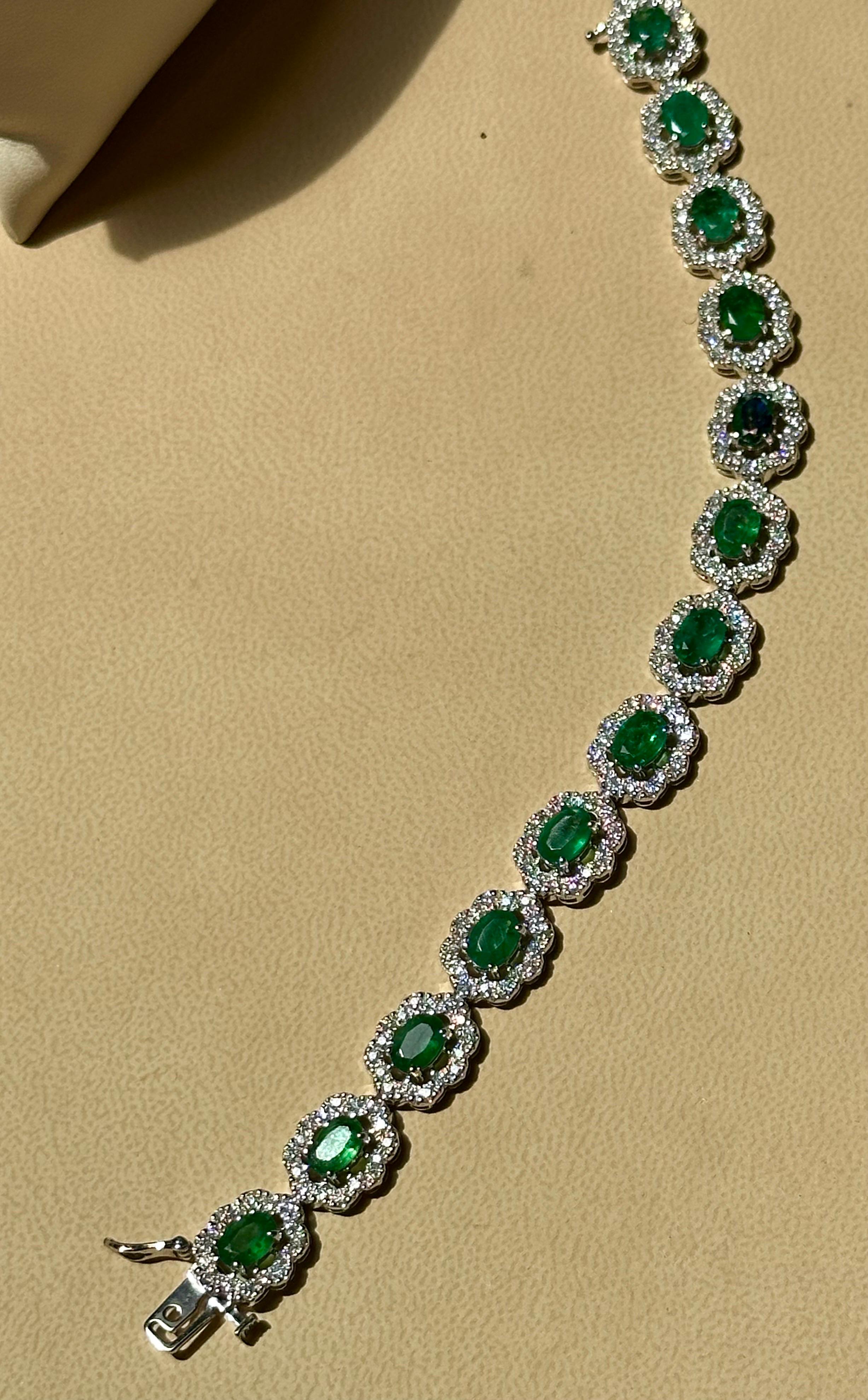 Bracelet tennis en or 14 carats avec émeraudes brésiliennes naturelles de 10 carats et diamants en vente 1