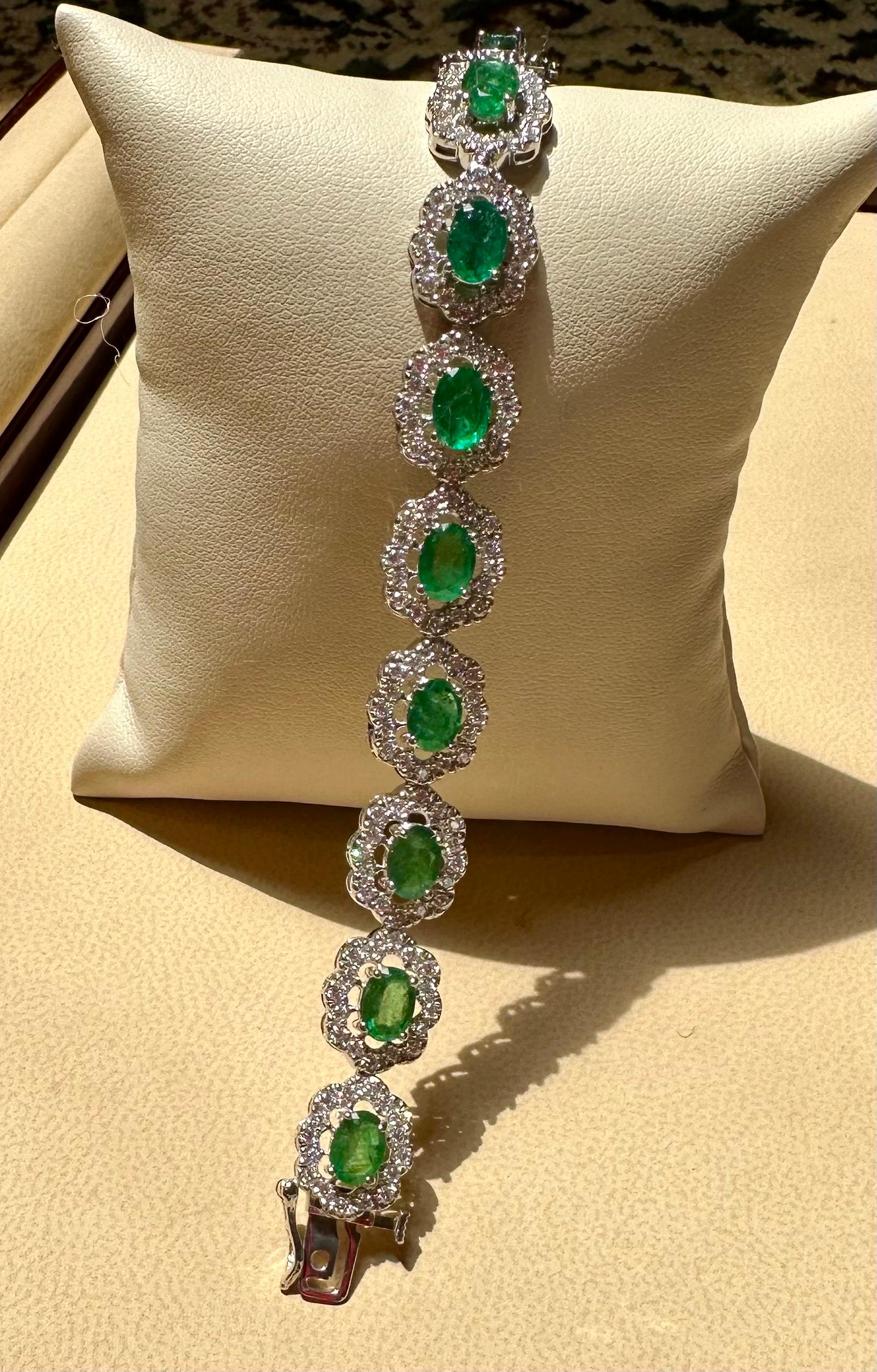 10 Carat Natural Brazilian Emerald & Diamond Tennis Bracelet 14 Karat Gold For Sale 4