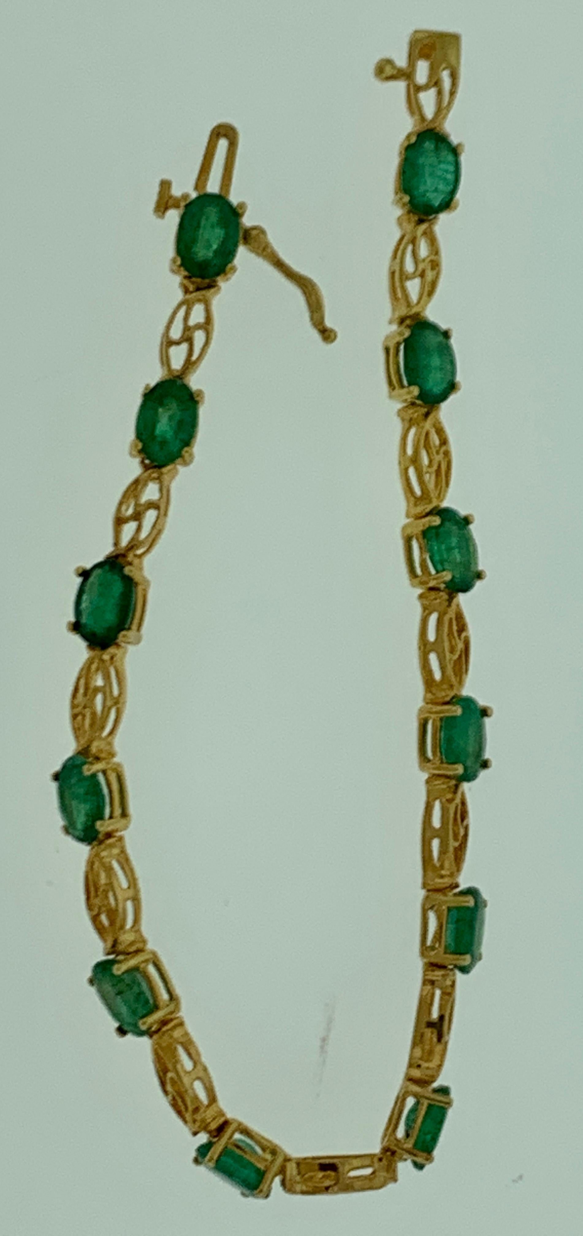  This exceptionally affordable Tennis  bracelet has 12 stones of oval shape natural emeralds
Emeralds are Brazilian
12 pieces
Size of the stone is approximately 7X5 mm
Total weight of these Emerald is approximately 10 Ct
The bracelet is expertly