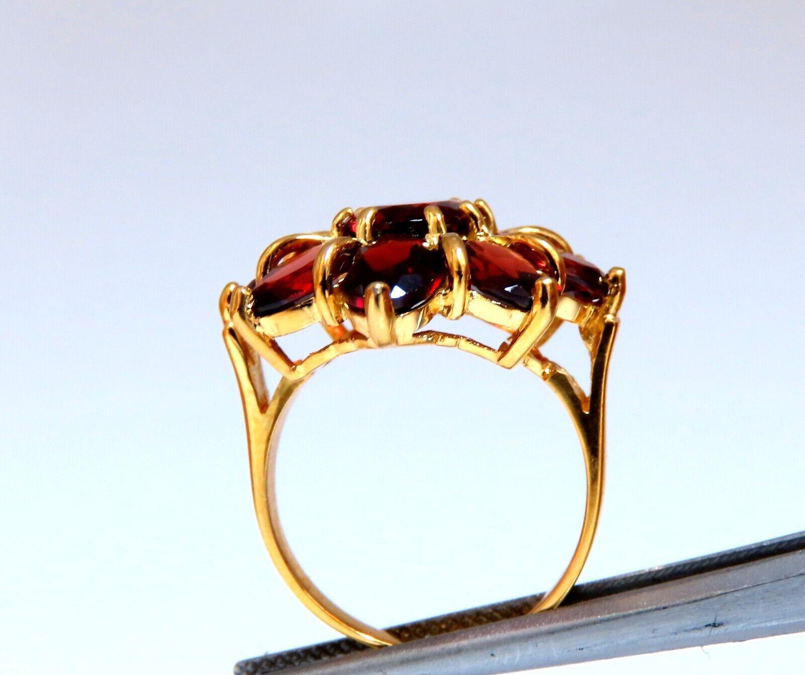 Oval Cut 10 Carat Natural Garnets Clover Ring 10 Karat Yellow Gold For Sale