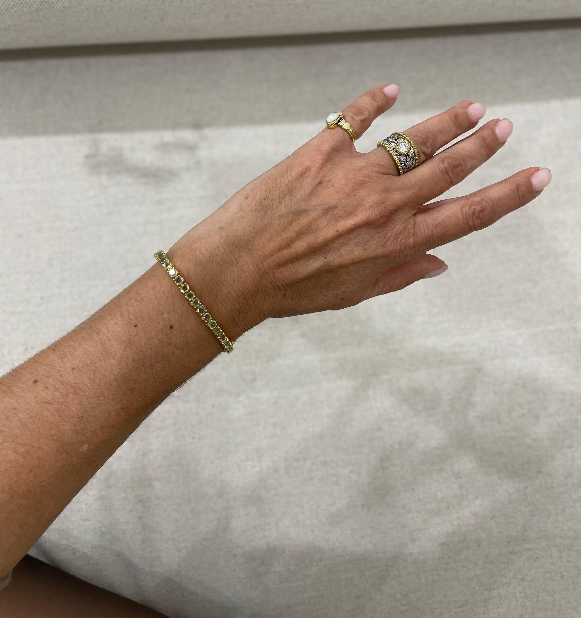 Bracciale da tennis in oro giallo con zaffiro verde naturale da 10 carati in vendita 10