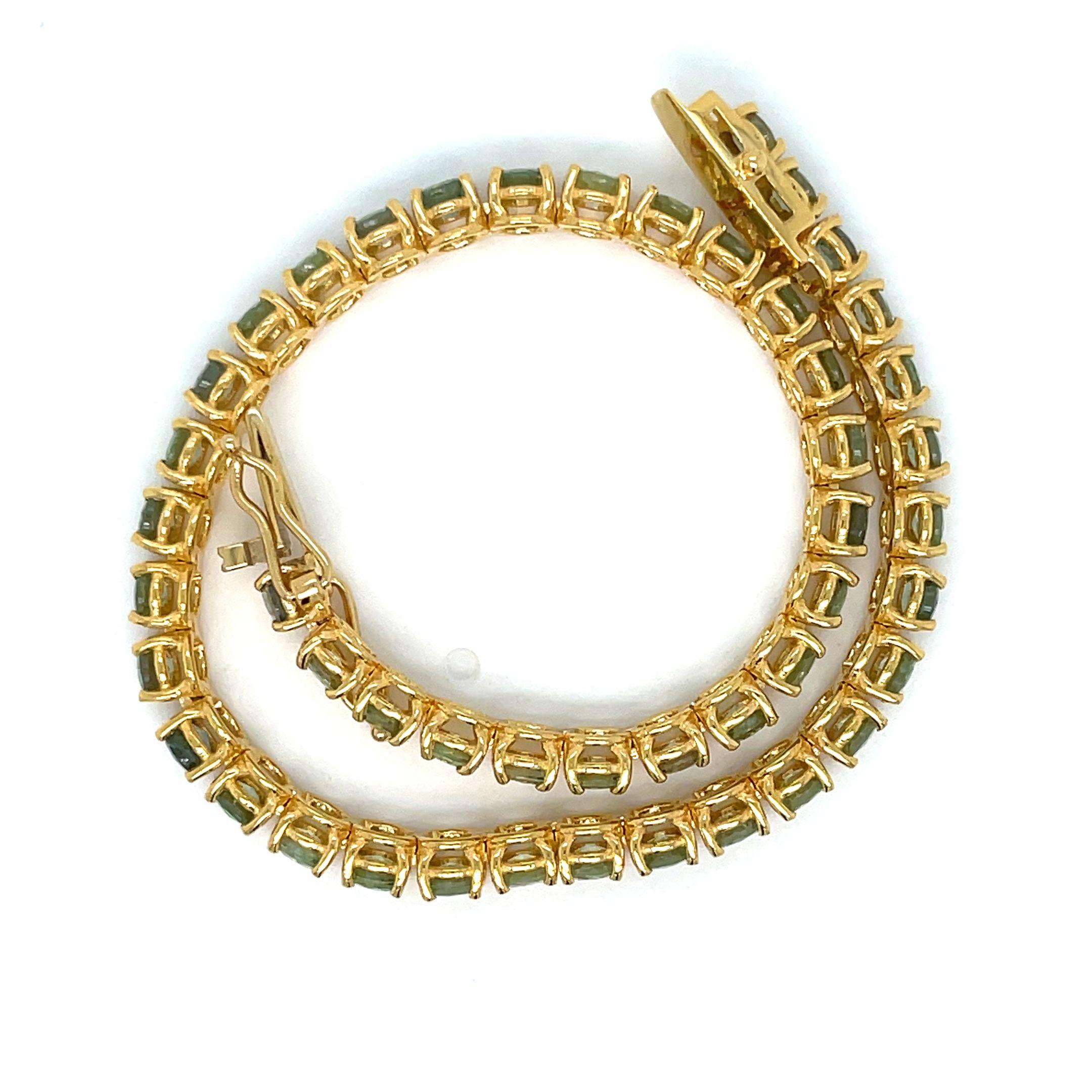 Bracciale da tennis in oro giallo con zaffiro verde naturale da 10 carati In condizioni Nuovo in vendita a Napoli, NA
